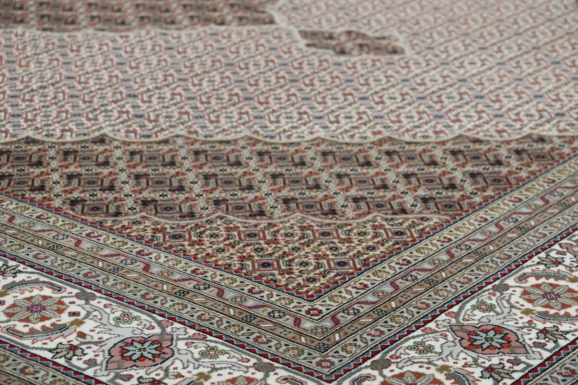 Wool Tabriz Indian Rug 252 × 354 cm, hand-knotted - Image 7