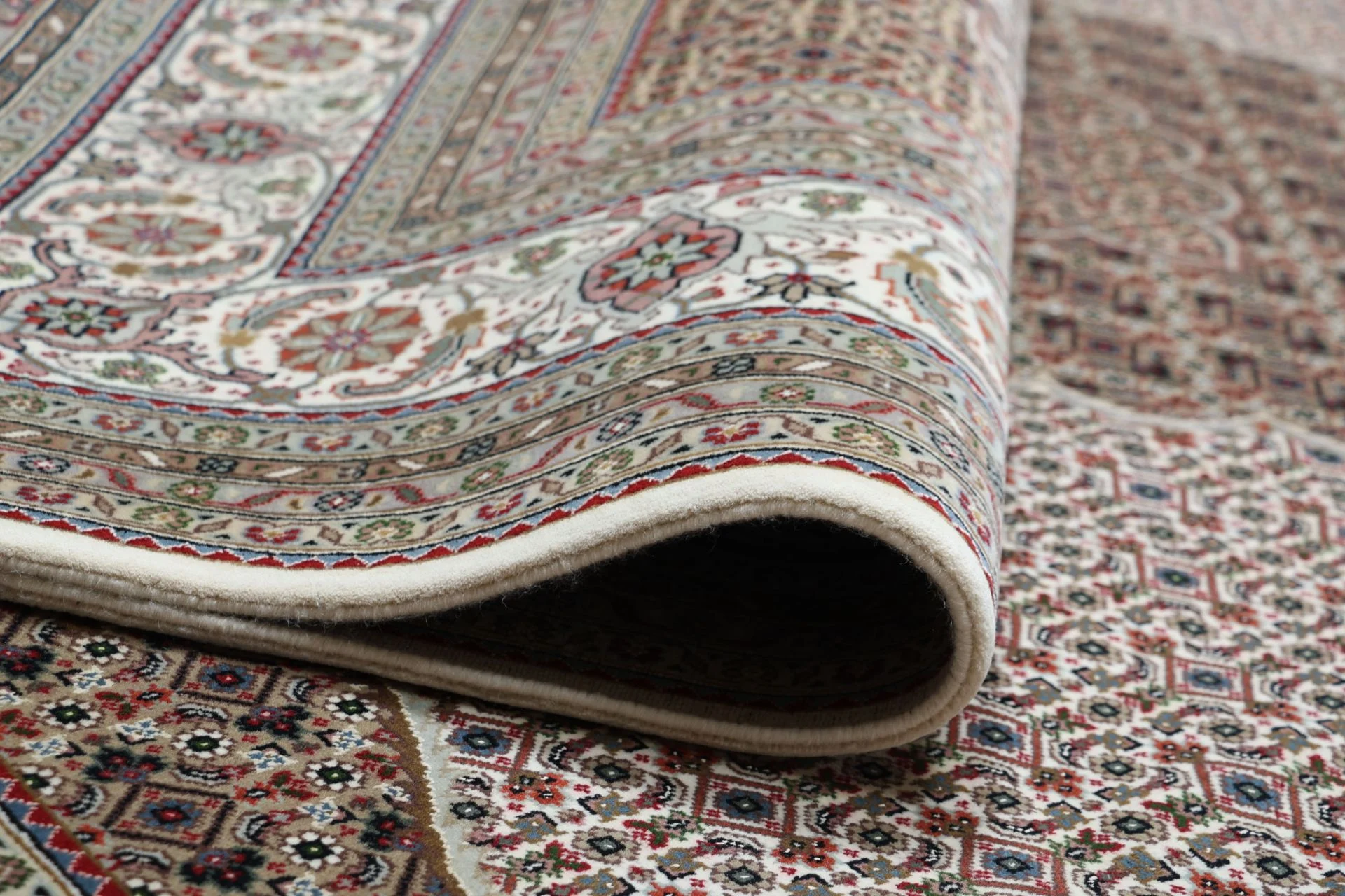Wool Tabriz Indian Rug 252 × 354 cm, hand-knotted - Image 10