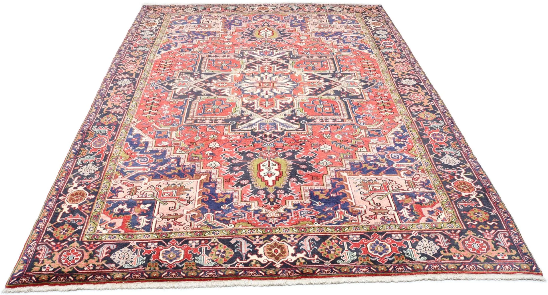 Alternative view of Heriz Persian Rug 247 × 330 cm in Wool, hand-knotted