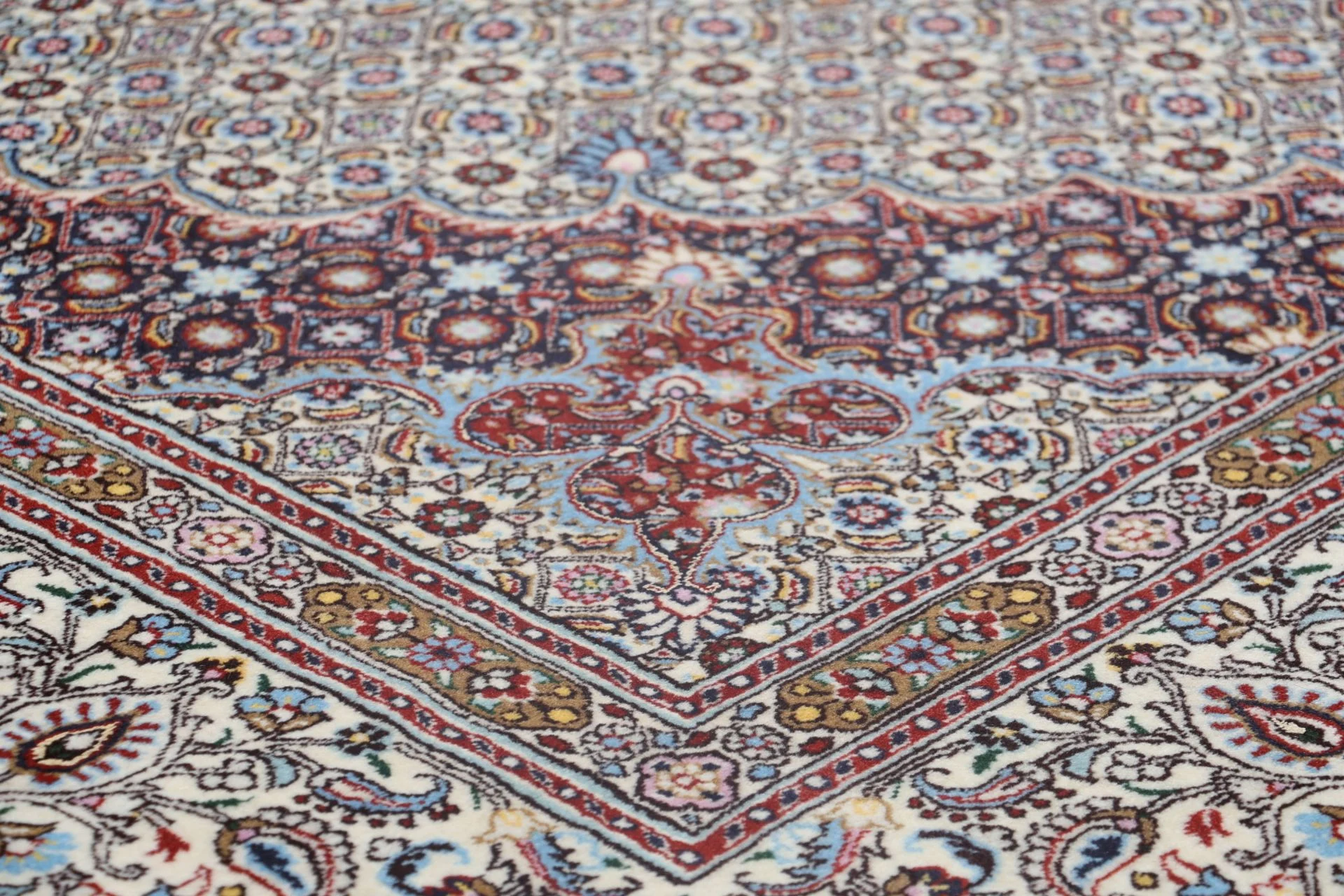 Moud Persian Rug 195 × 305 cm in Wool, hand-knotted - Image 5