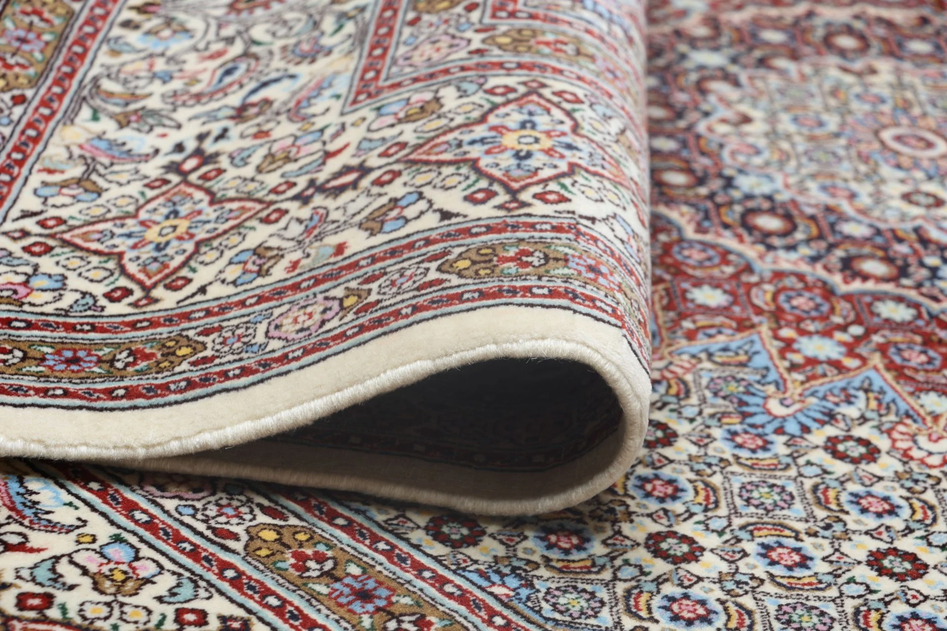 Moud Persian Rug 195 × 305 cm in Wool, hand-knotted - Image 10