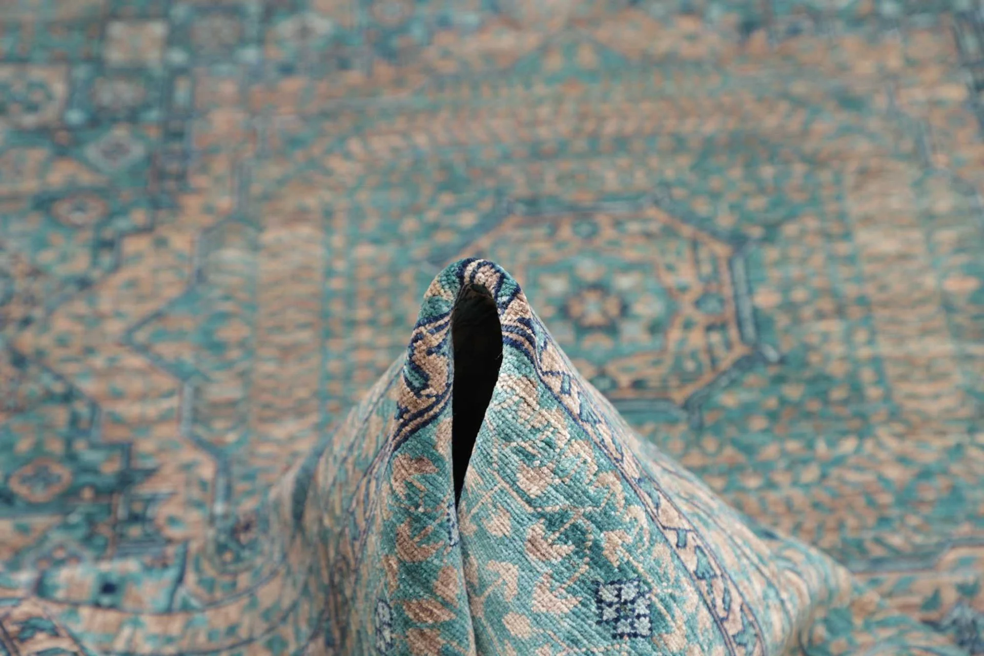 Mamluk Pakistani Rug 208 × 304 cm in Wool, hand-knotted - Image 9