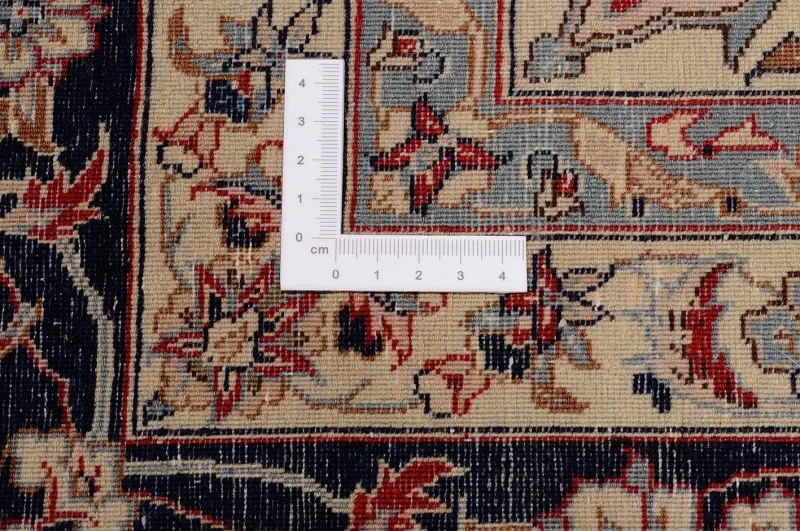 Isfahan Chinese Rug 280 × 365 cm in Wool, hand-knotted - Image 3