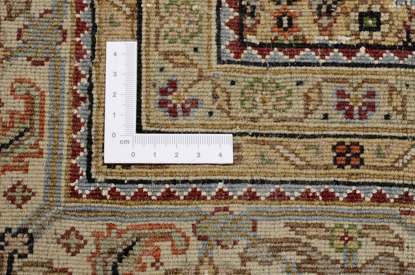 Tabriz Indian Rug 173 × 248 cm in Wool, hand-knotted - Image 3