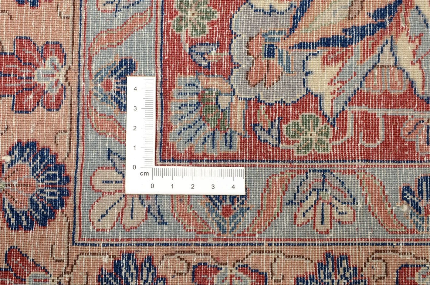 Isfahan Chinese Rug 272 × 375 cm in Wool, hand-knotted - Image 3