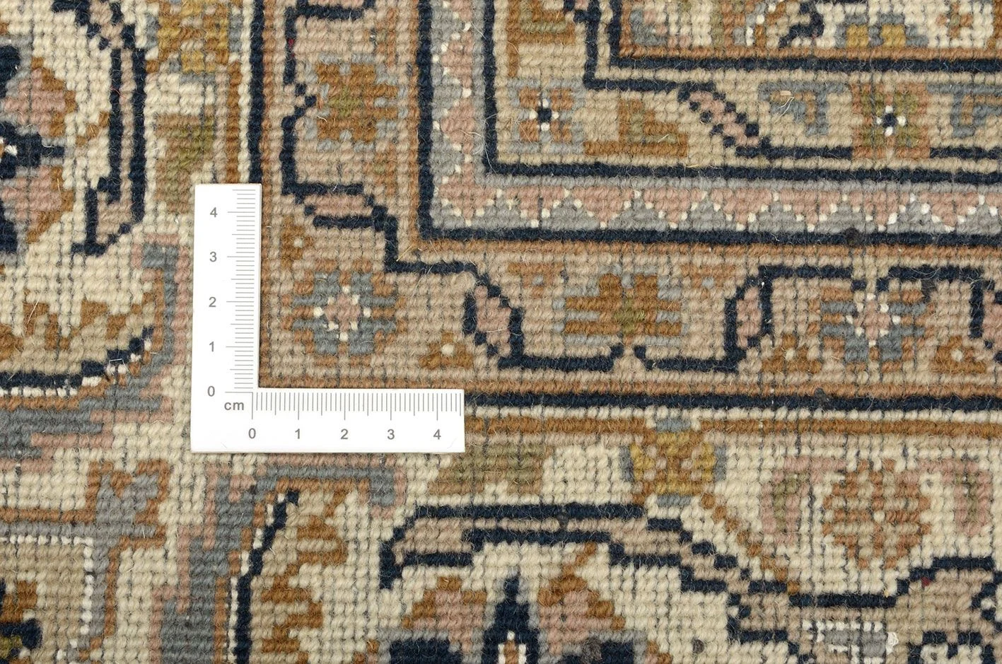 Wool Tabriz Indian Rug 198 × 303 cm, hand-knotted - Image 3