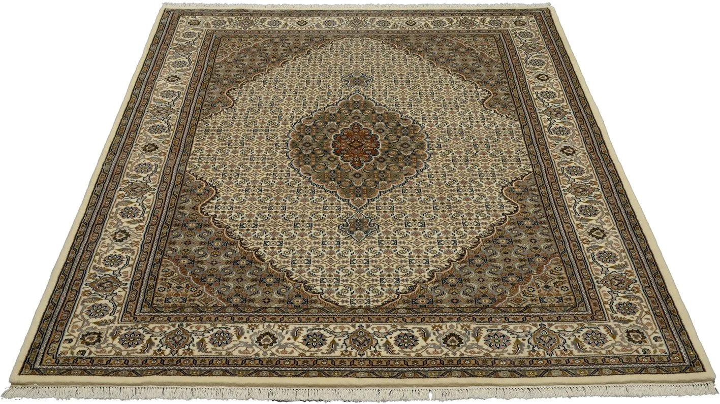 Alternative view of Tabriz Indian Rug 194 × 245 cm in Wool, hand-knotted