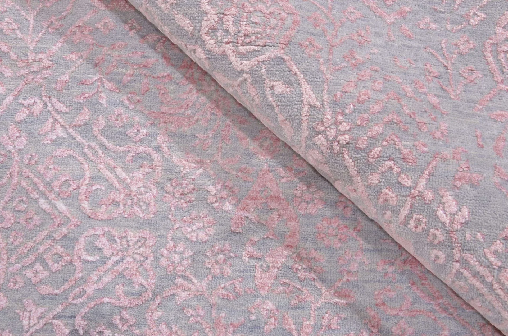 Wool & Silk Indian Rug 243 × 310 cm, hand-knotted - Image 4