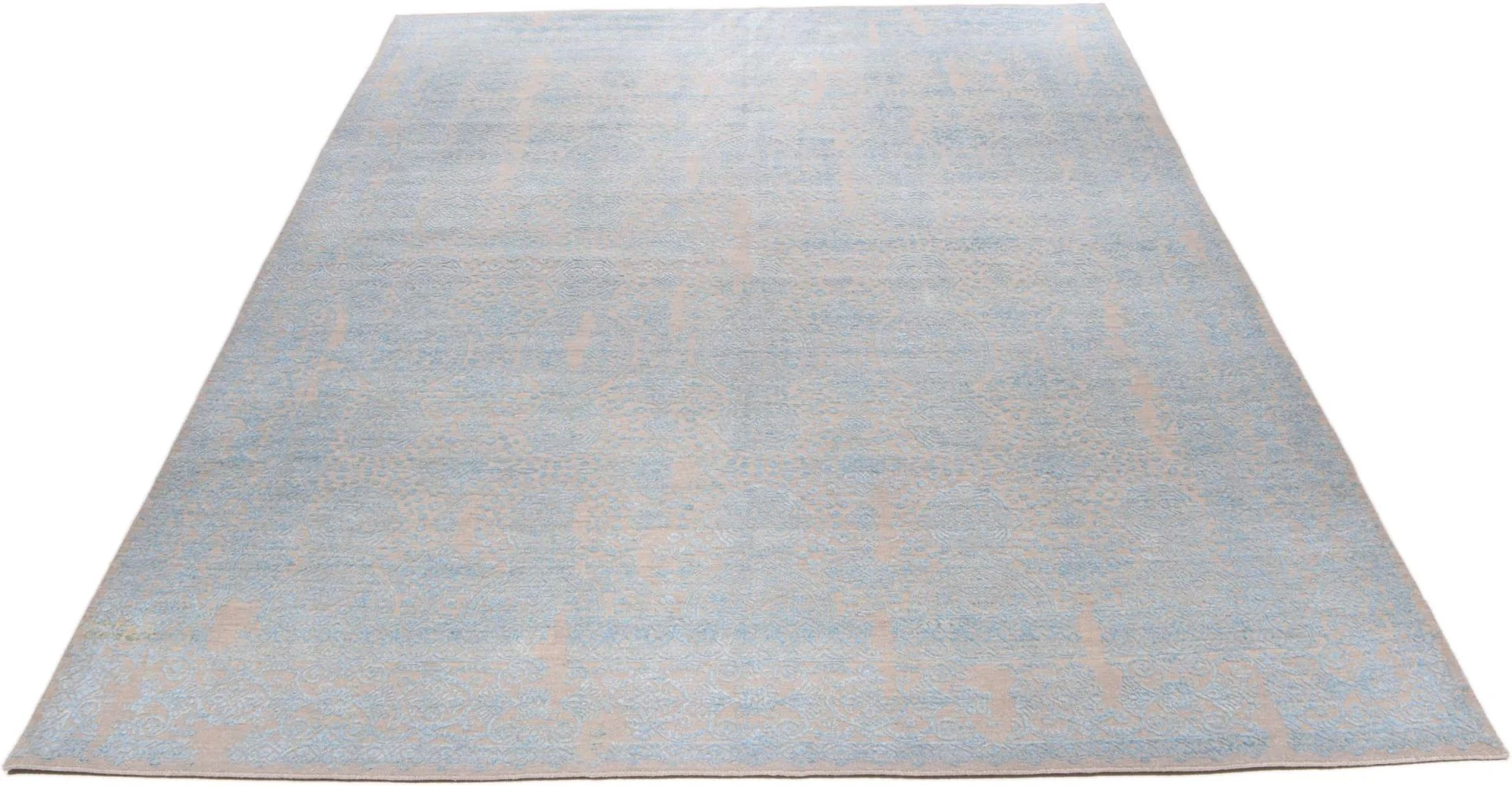 Alternative view of Wool & Silk Indian Rug 241 × 304 cm, hand-knotted