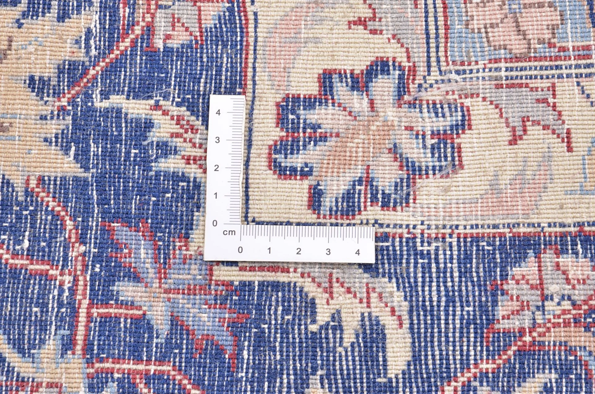 Isfahan Chinese Rug 255 × 305 cm in Wool, hand-knotted - Image 4