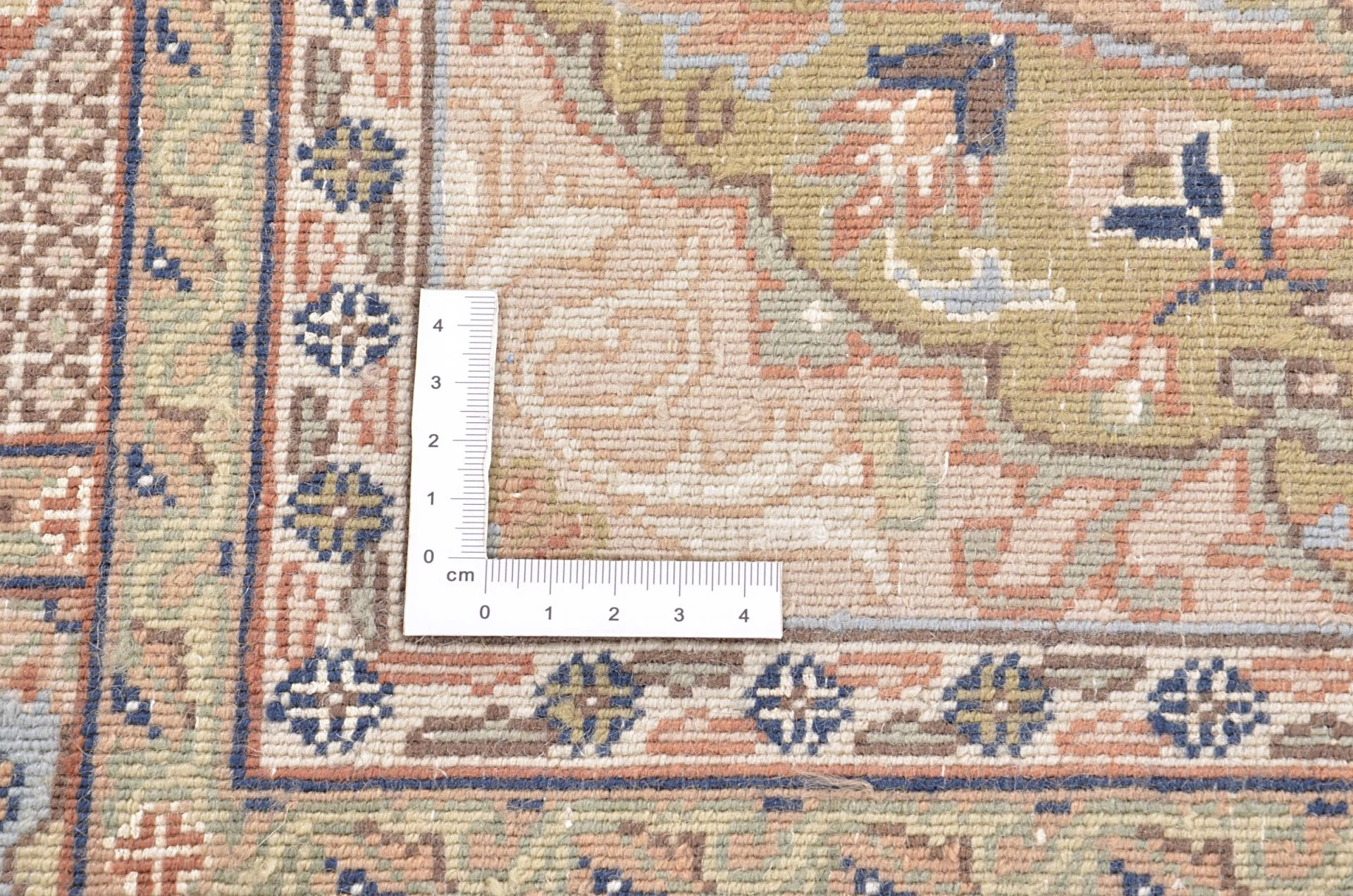 Qom Indian Rug 170 × 237 cm in Wool, hand-knotted - Image 4