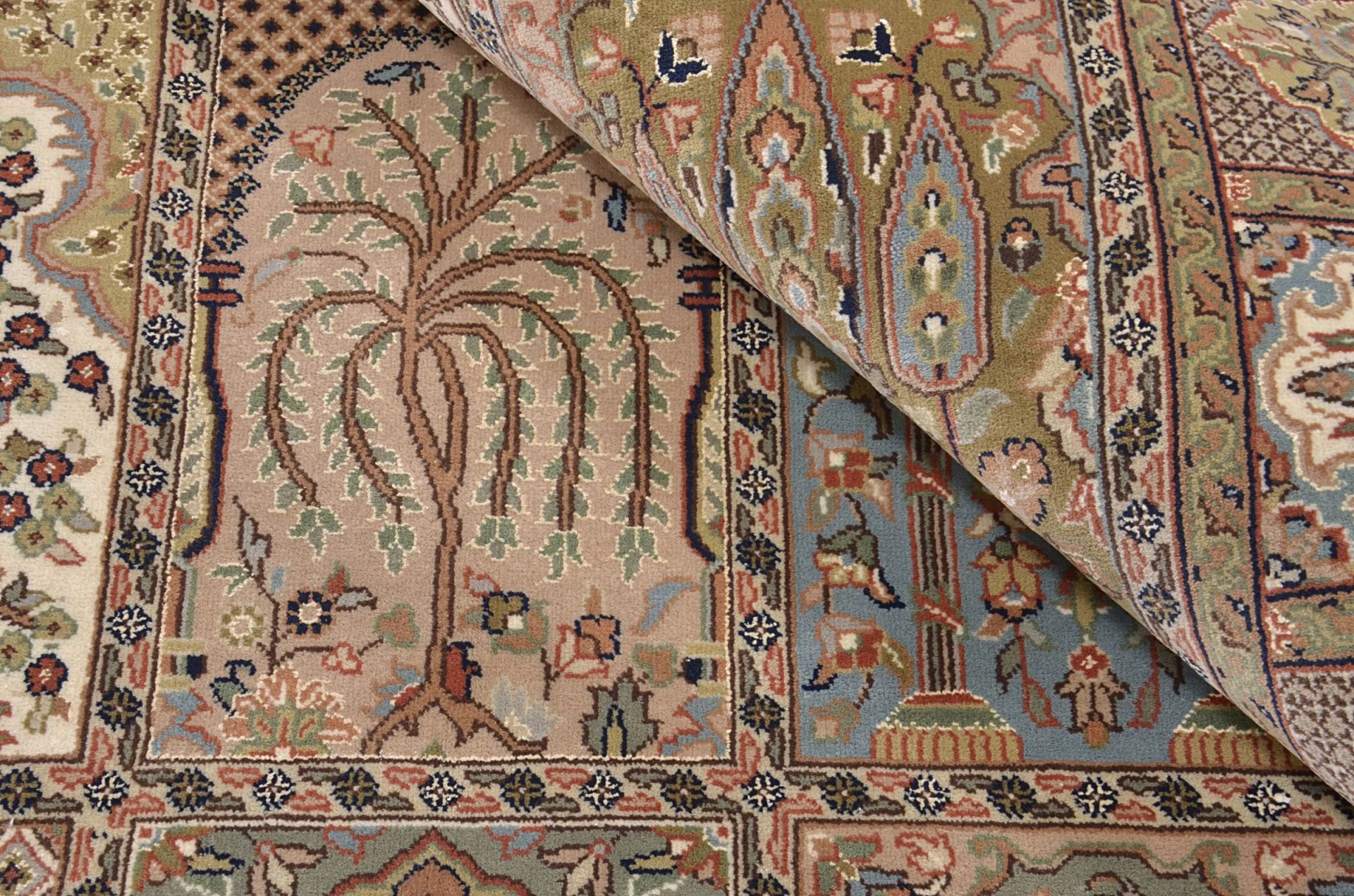 Qom Indian Rug 170 × 237 cm in Wool, hand-knotted - Image 5