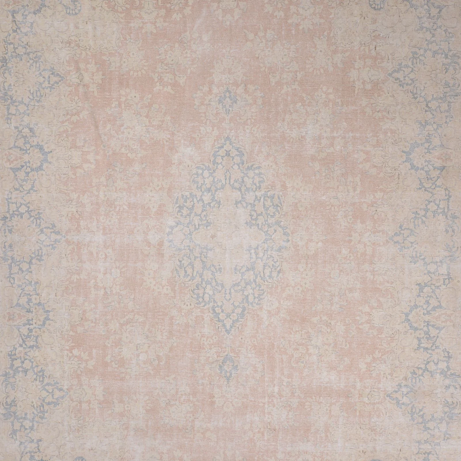 Alternative view of Pakistani Rug 392 × 294 cm in Wool, hand-knotted