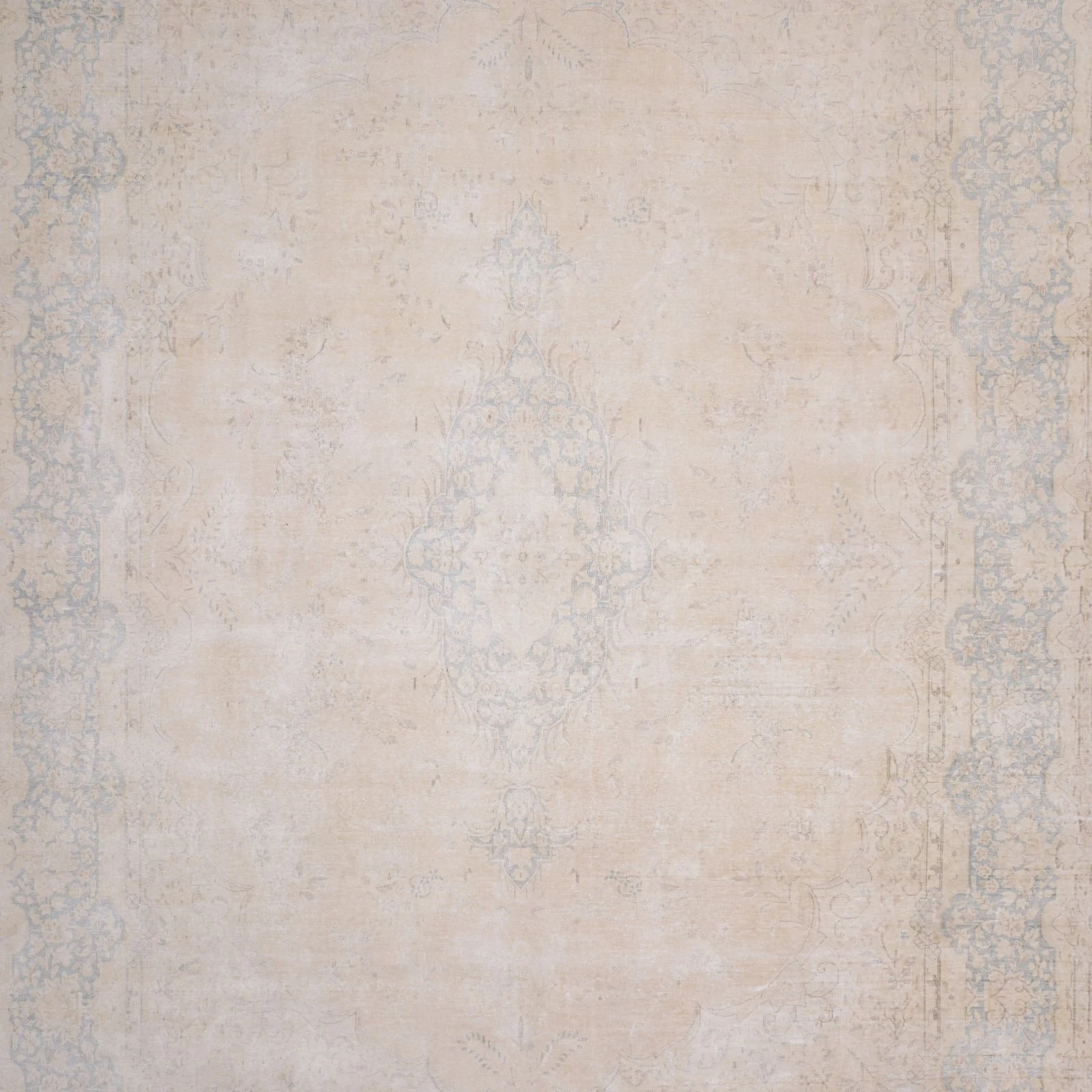 Alternative view of Pakistani Rug 401 × 292 cm in Wool, hand-knotted