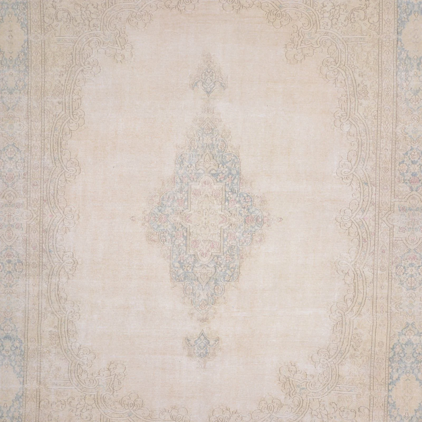 Alternative view of Pakistani Rug 374 × 285 cm in Wool, hand-knotted