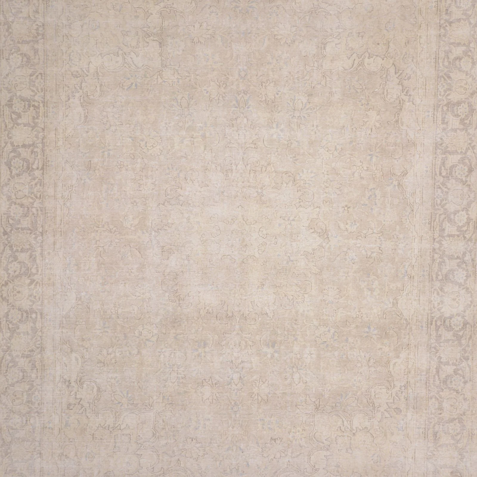 Alternative view of Hand-Knotted Pakistani Rug, 394 × 295 cm, Wool