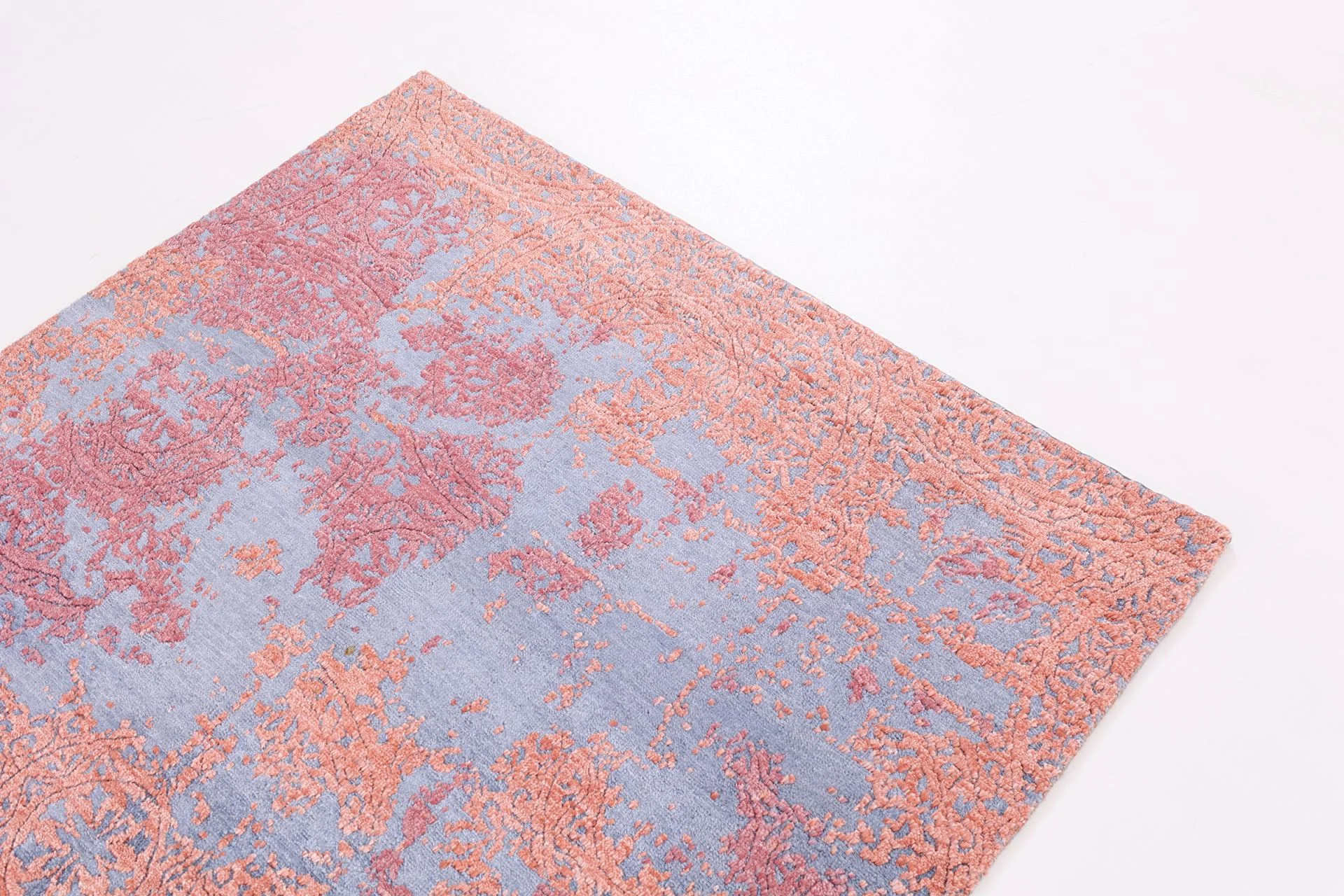 Hand-Knotted Indian Rug, 116 × 179 cm, Wool & Silk - Image 4