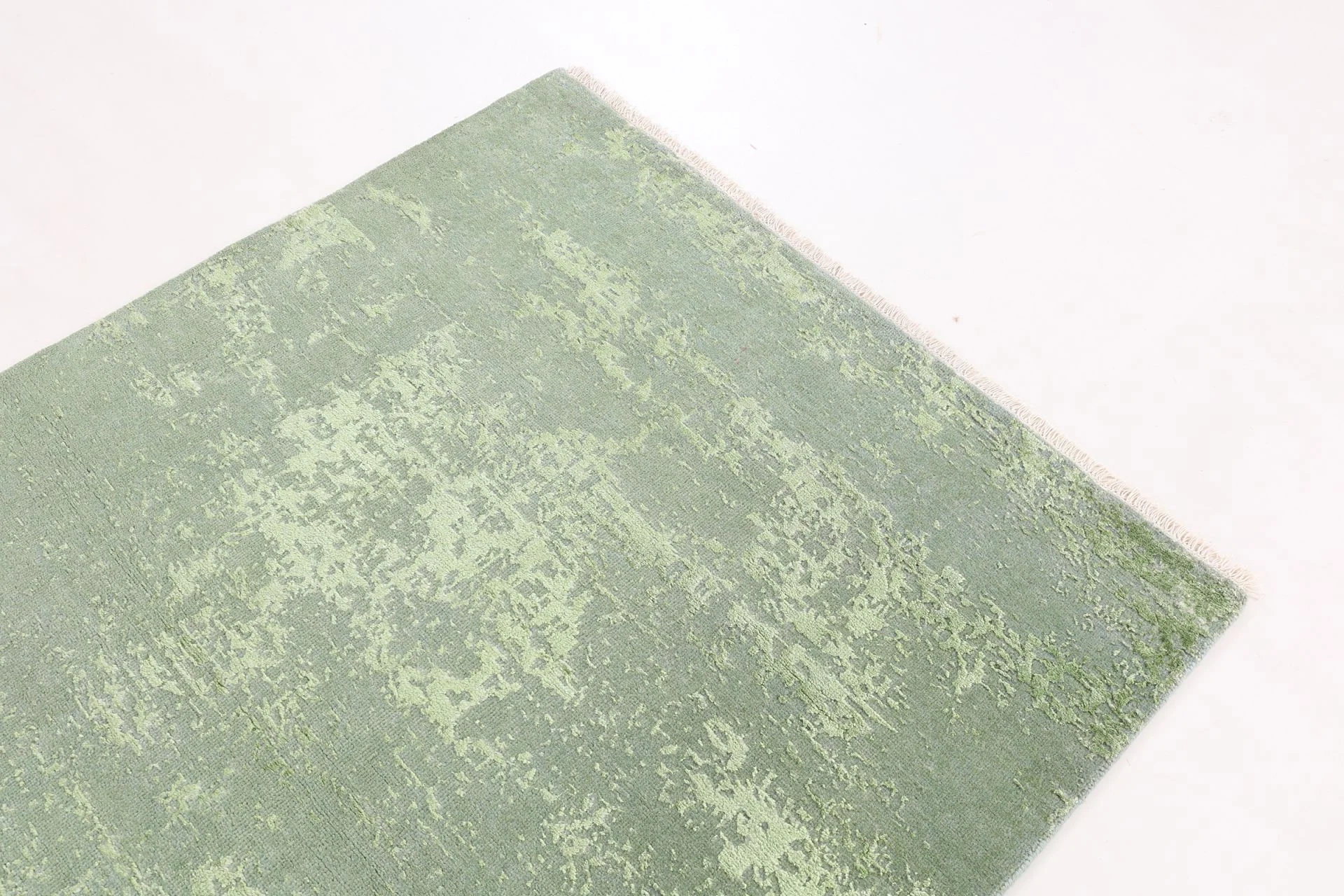 Indian Rug 123 × 178 cm in Wool & Silk, hand-knotted - Image 4