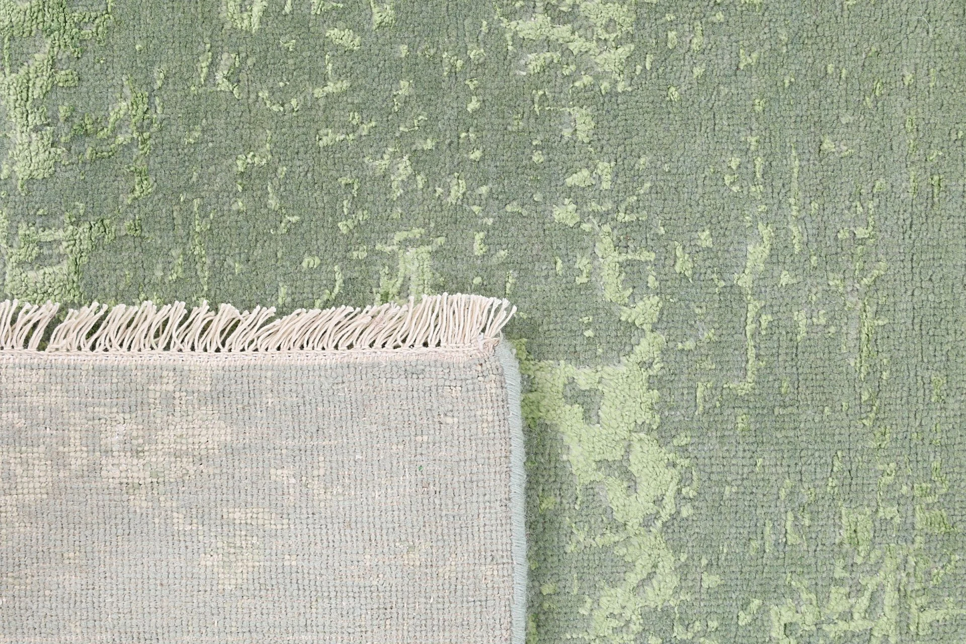 Indian Rug 123 × 178 cm in Wool & Silk, hand-knotted - Image 7