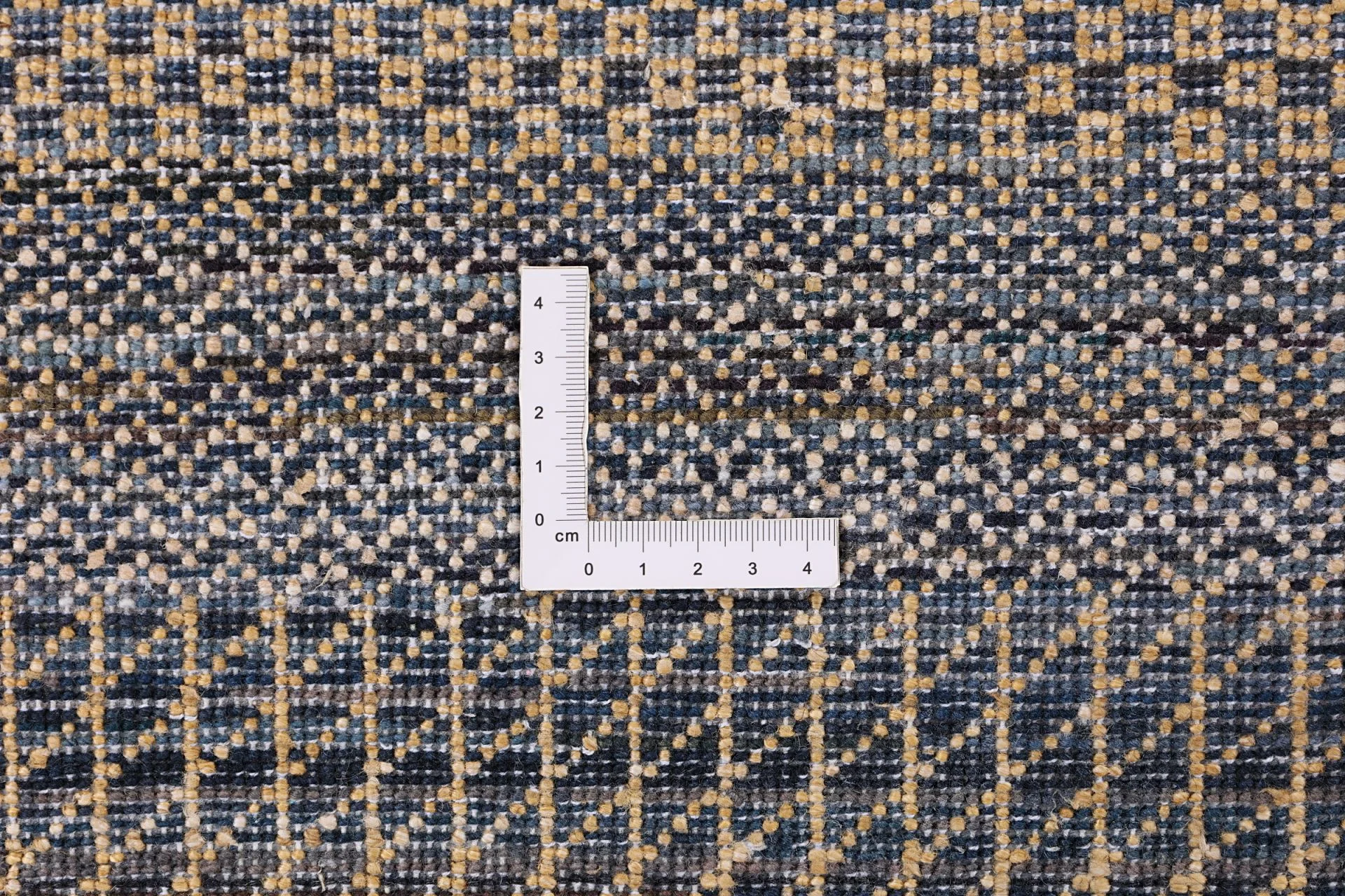 Indian Rug 247 × 303 cm in Wool & Silk, hand-knotted - Image 9