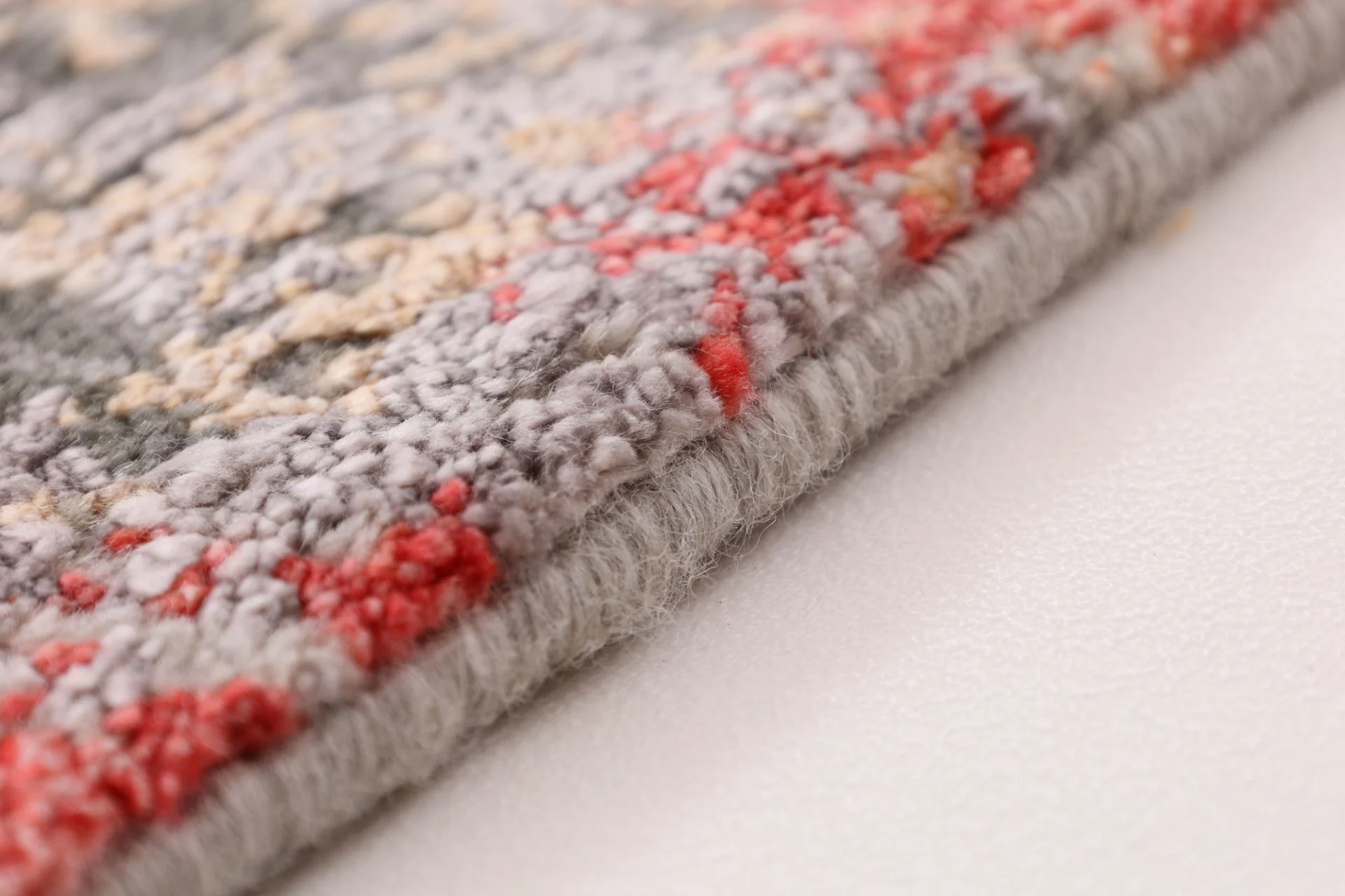 Indian Rug 173 × 241 cm in Wool & Silk, hand-knotted - Image 6
