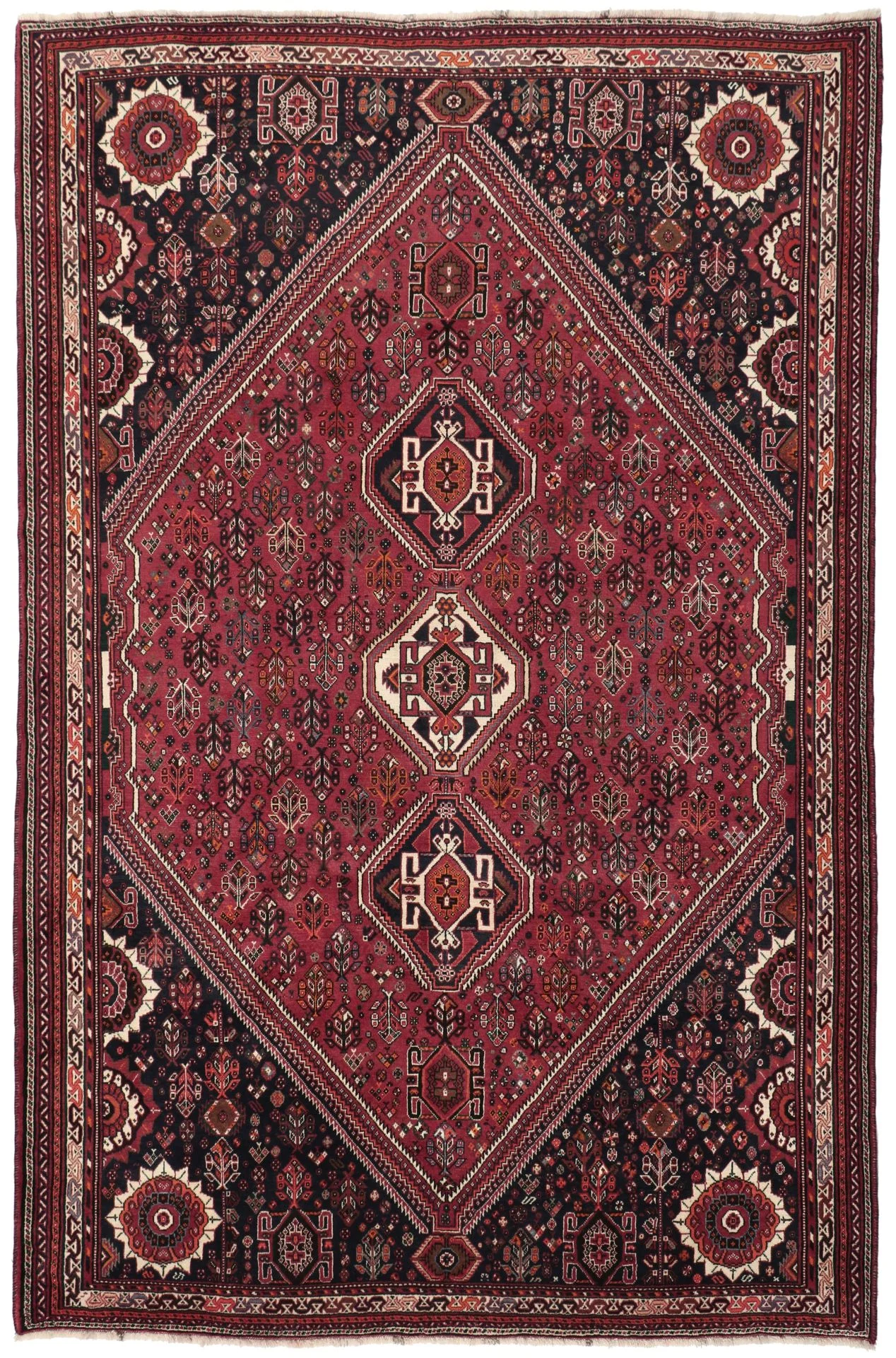 Wool Qashqai Persian Rug 220 × 335 cm, hand-knotted