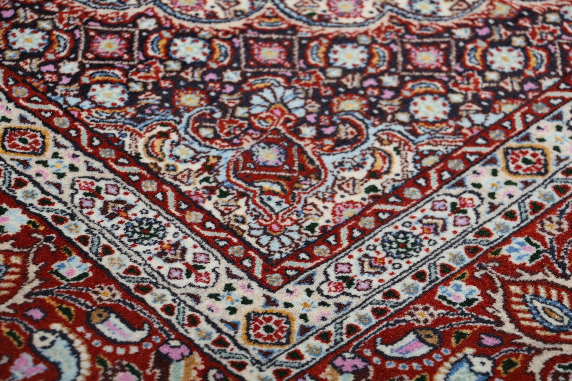 Hand-Knotted Moud Persian Rug, 195 × 207 cm, Wool - Image 5