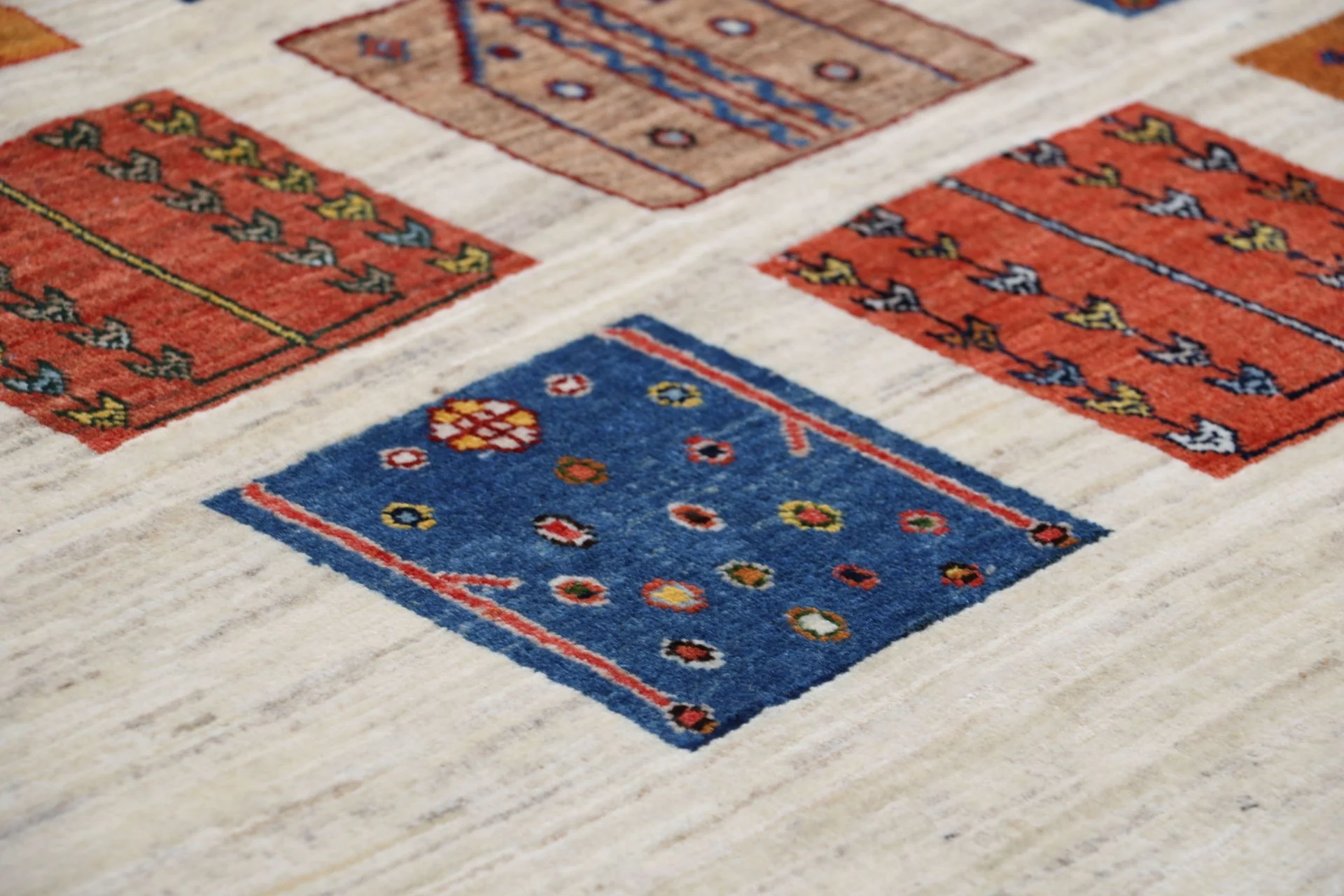 Hand-Knotted Loribaft Persian Rug, 200 × 290 cm, Wool - Image 5