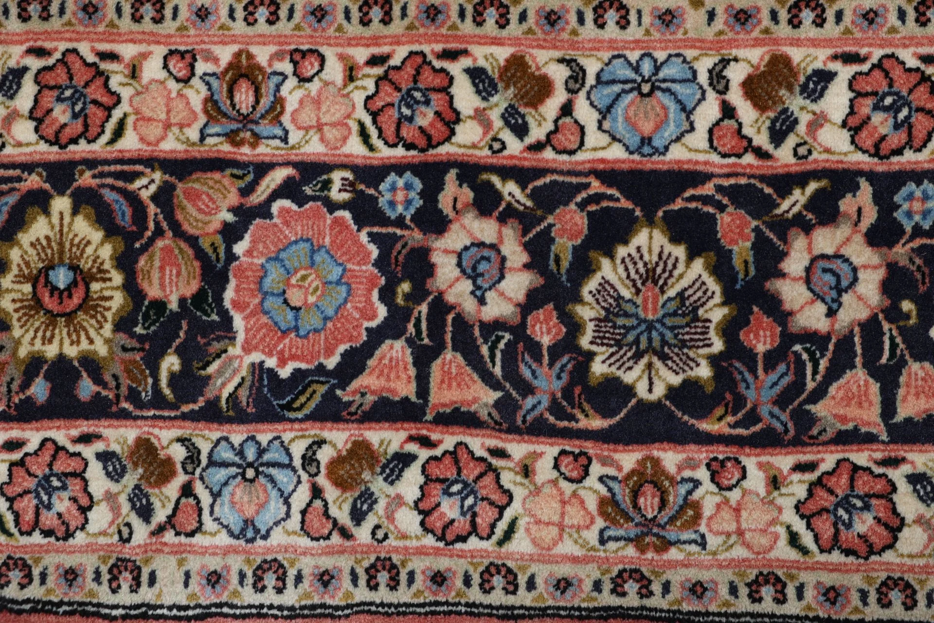Persian Rug 215 × 320 cm in Wool, hand-knotted - Image 8