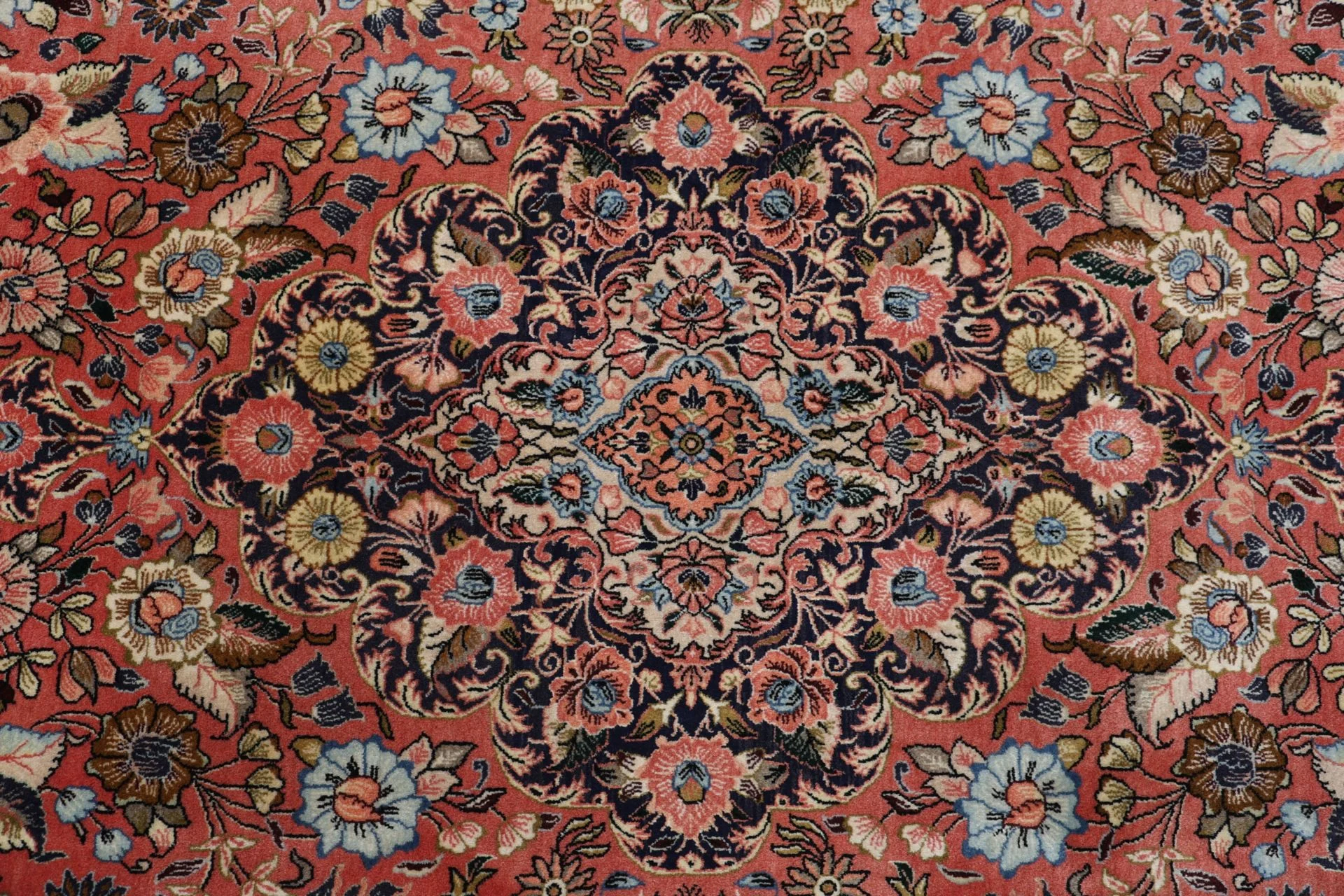 Persian Rug 215 × 320 cm in Wool, hand-knotted - Image 9