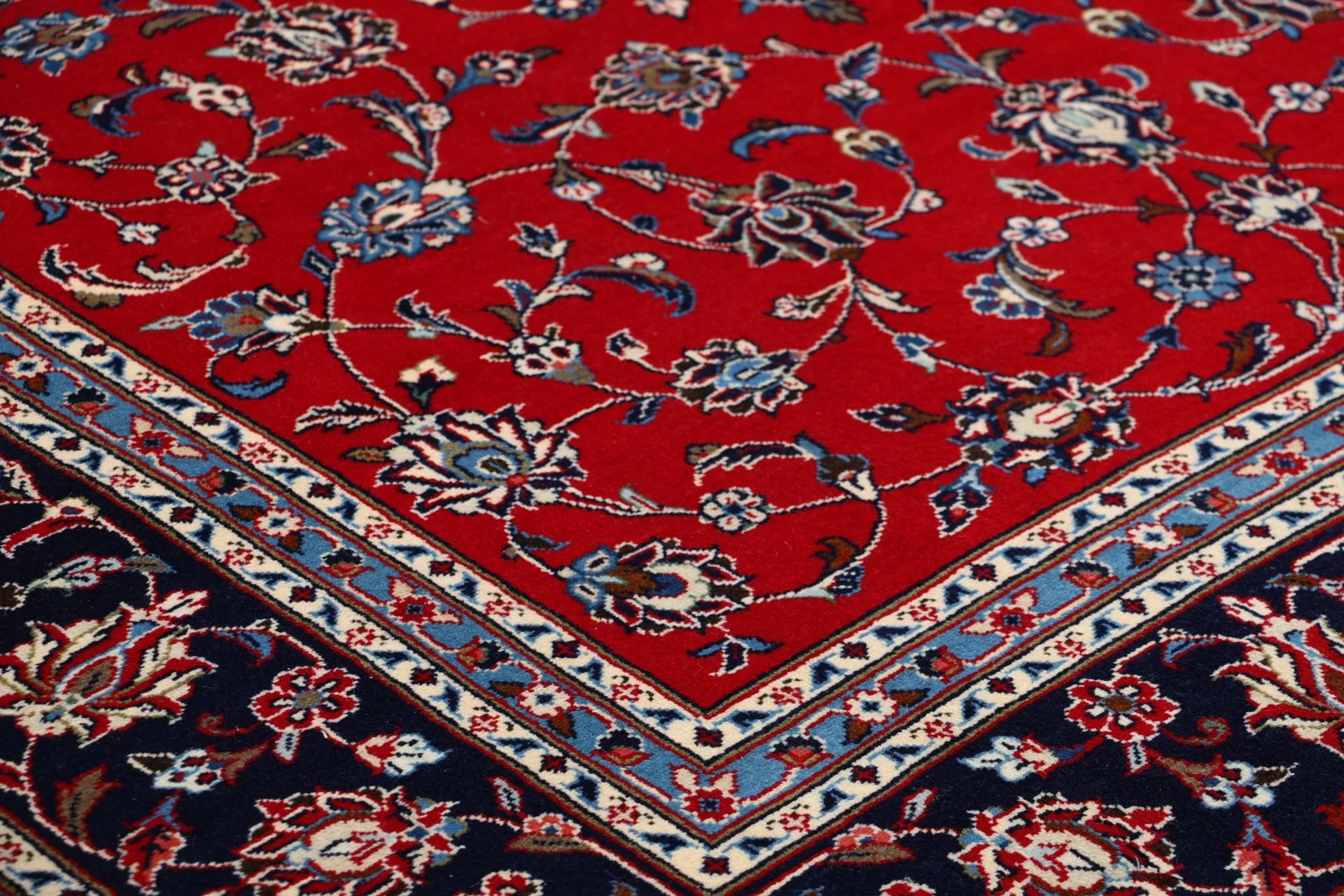 Kashan Persian Rug 200 × 304 cm in Wool, hand-knotted - Image 5