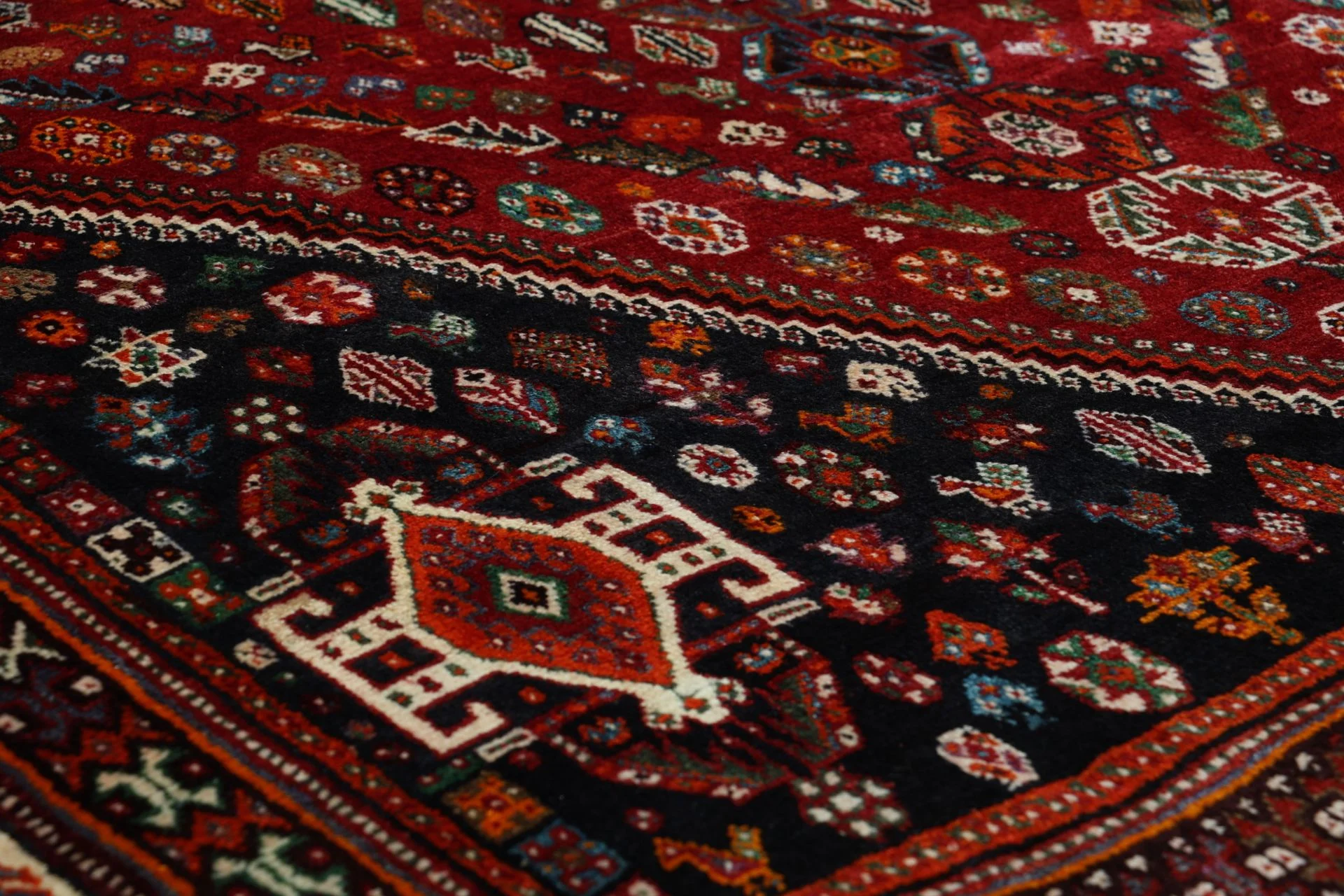 Qashqai Persian Rug 175 × 270 cm in Wool, hand-knotted - Image 5