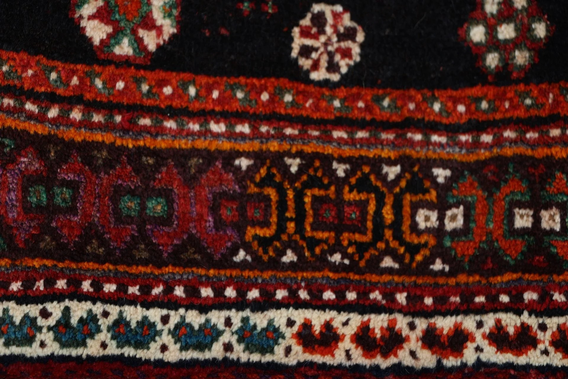 Qashqai Persian Rug 175 × 270 cm in Wool, hand-knotted - Image 8