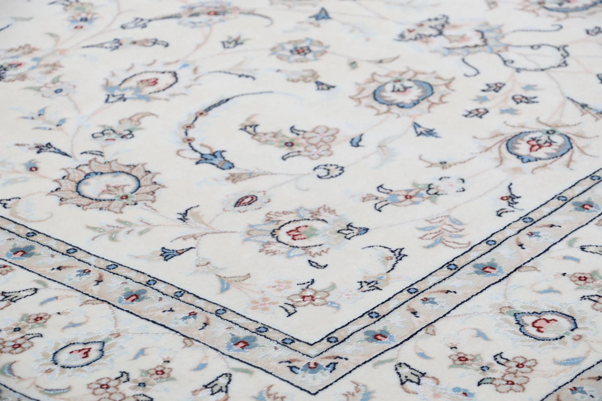 Hand-Knotted Nain Persian Rug, 200 × 296 cm, Wool - Image 5