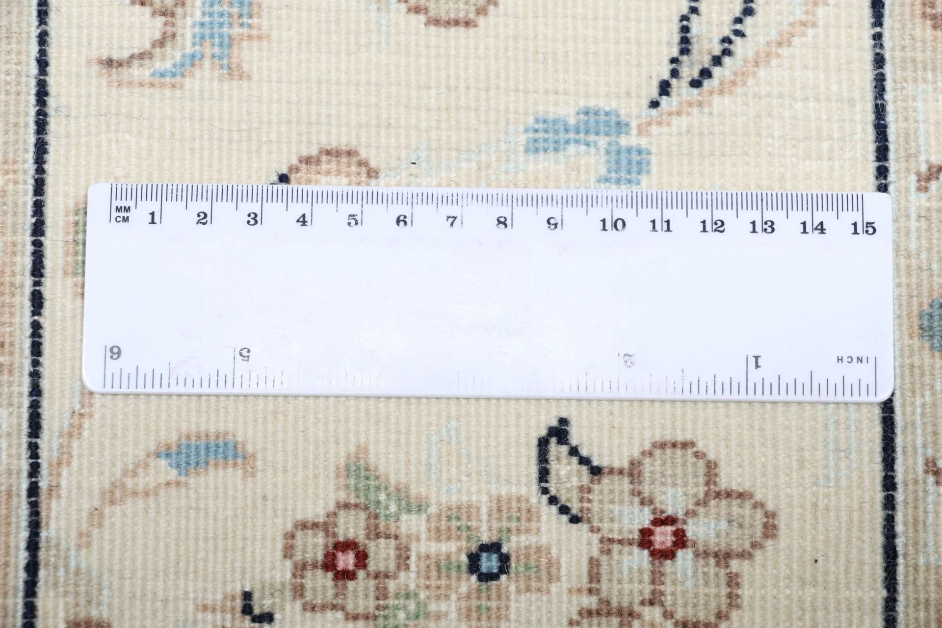 Hand-Knotted Nain Persian Rug, 200 × 296 cm, Wool - Image 10