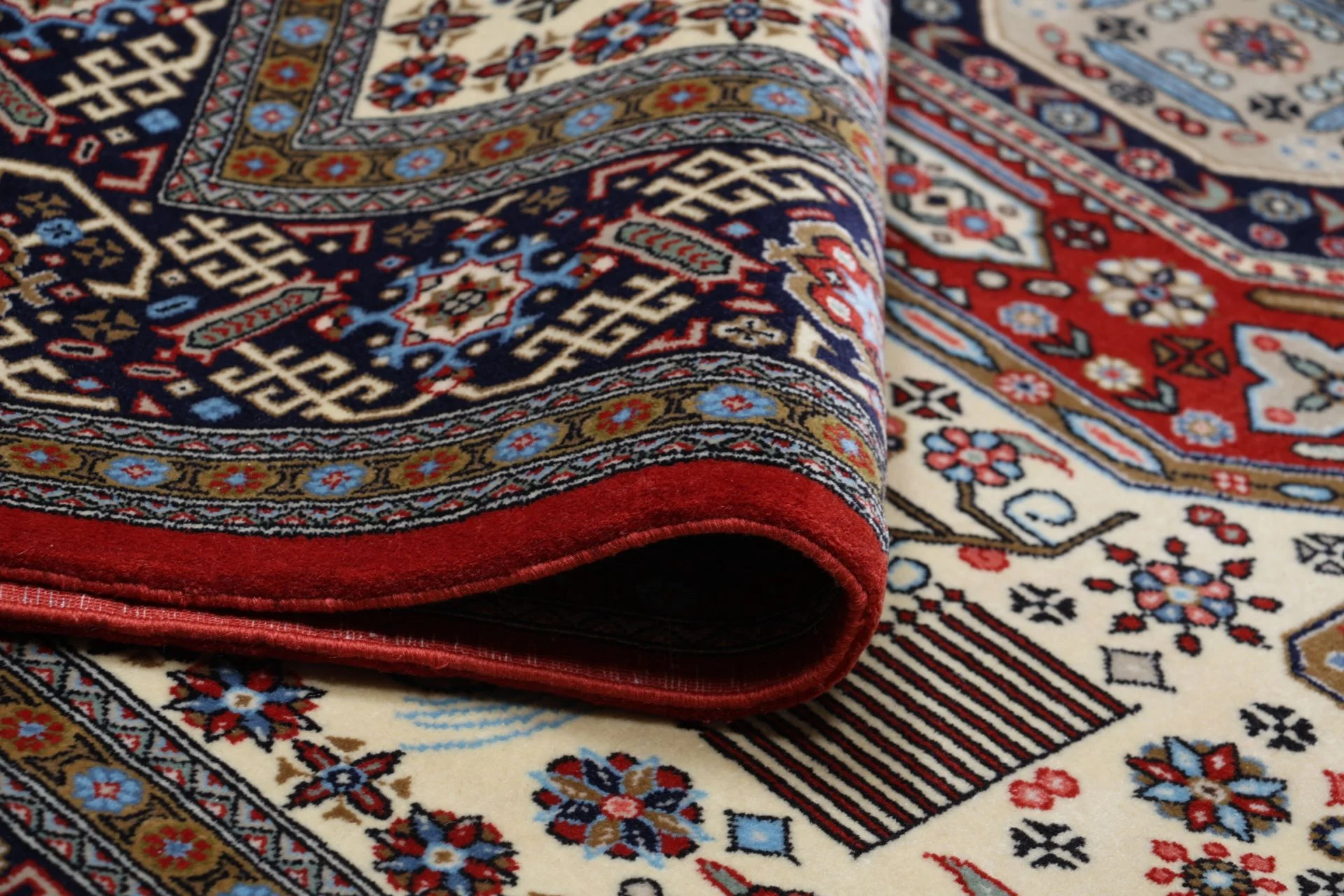 Wool Qom Persian Rug 195 × 295 cm, hand-knotted - Image 10