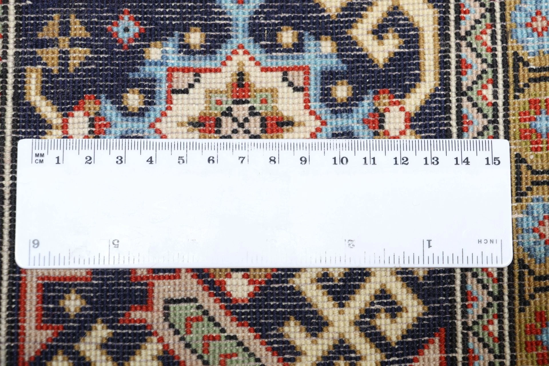 Wool Qom Persian Rug 195 × 295 cm, hand-knotted - Image 11