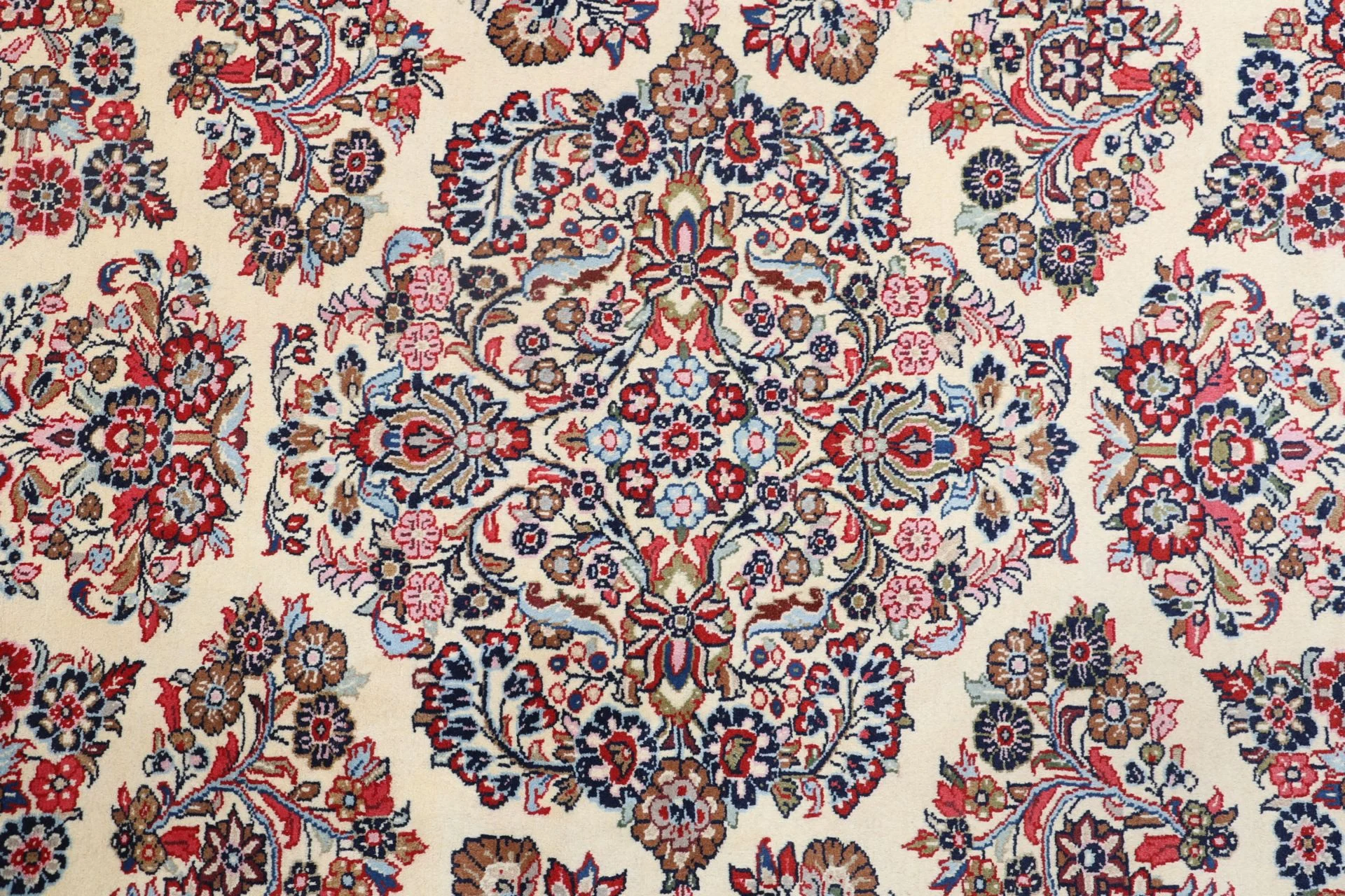 Hand-Knotted Sarouk Persian Rug, 250 × 340 cm, Wool - Image 9