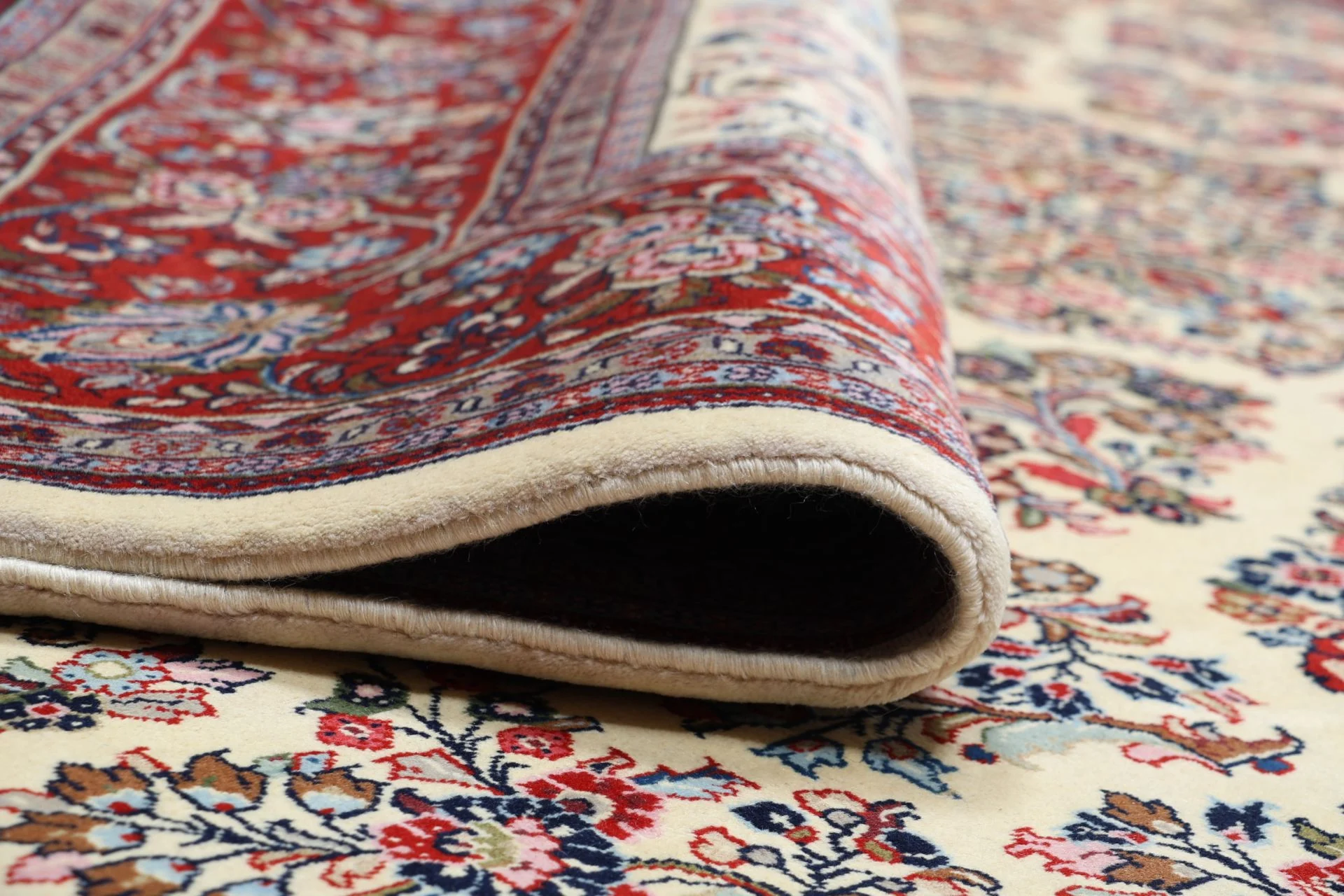 Hand-Knotted Sarouk Persian Rug, 250 × 340 cm, Wool - Image 10