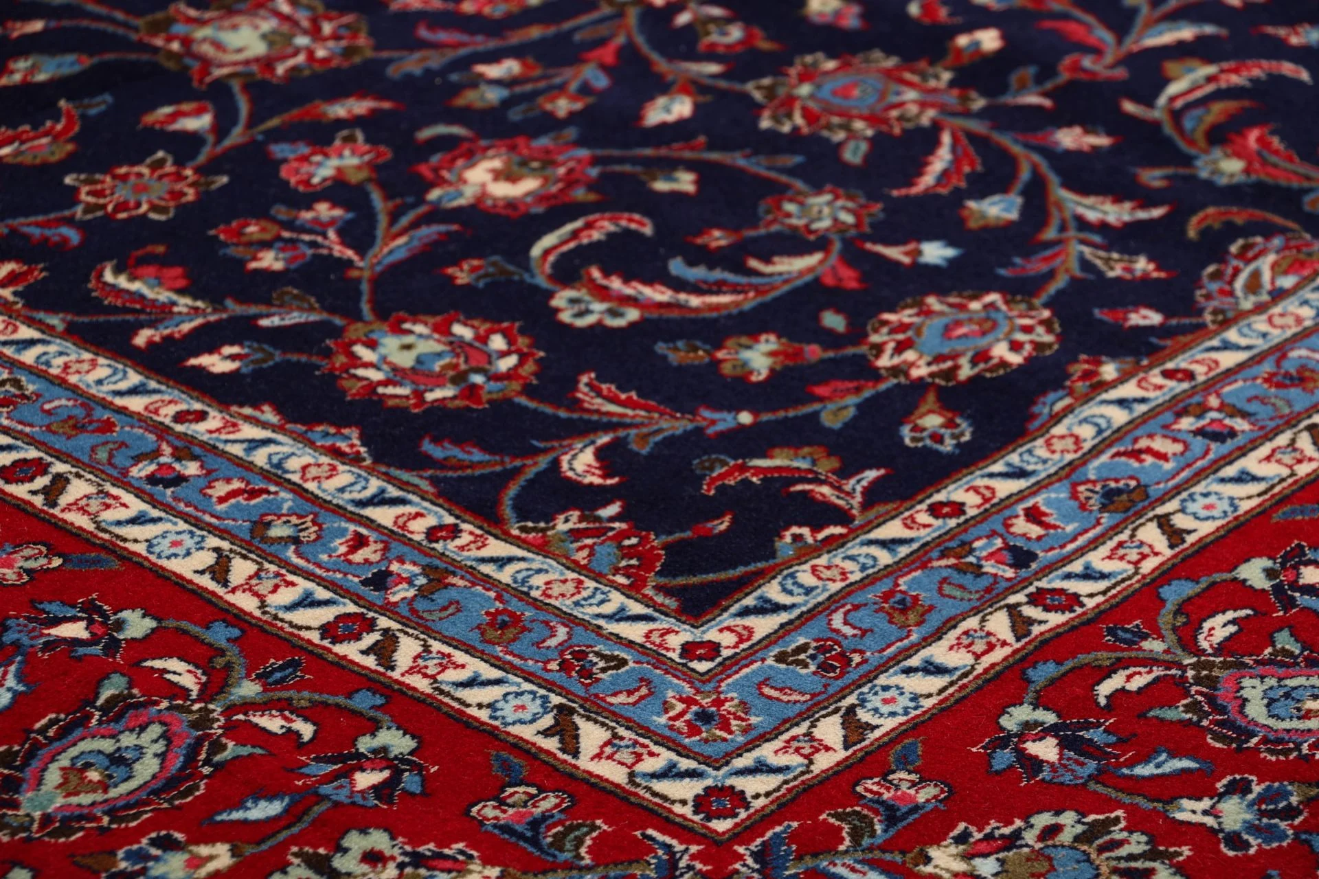 Wool Kashan Persian Rug 246 × 345 cm, hand-knotted - Image 5