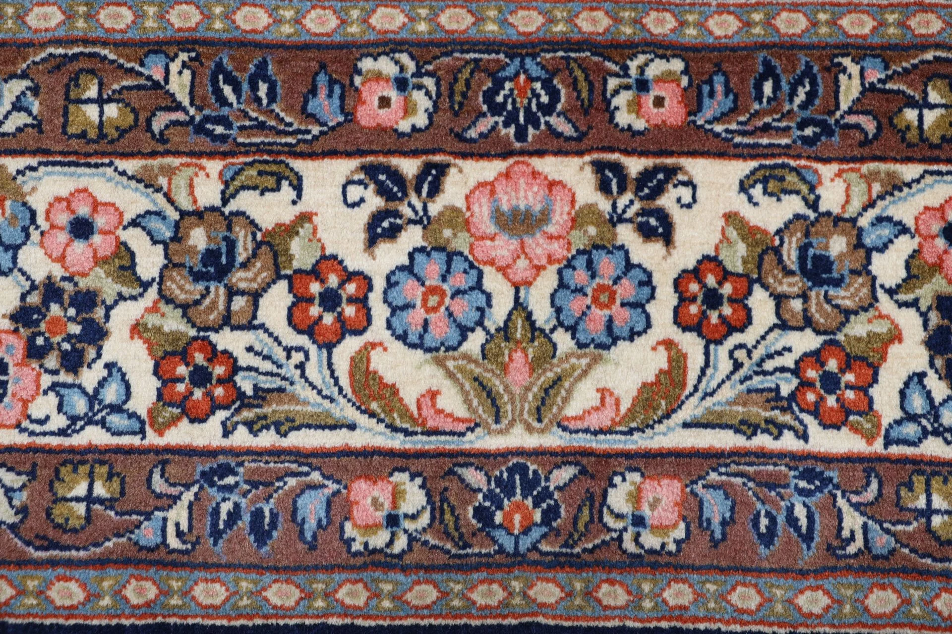 Sarouk Persian Rug 218 × 315 cm in Wool, hand-knotted - Image 8