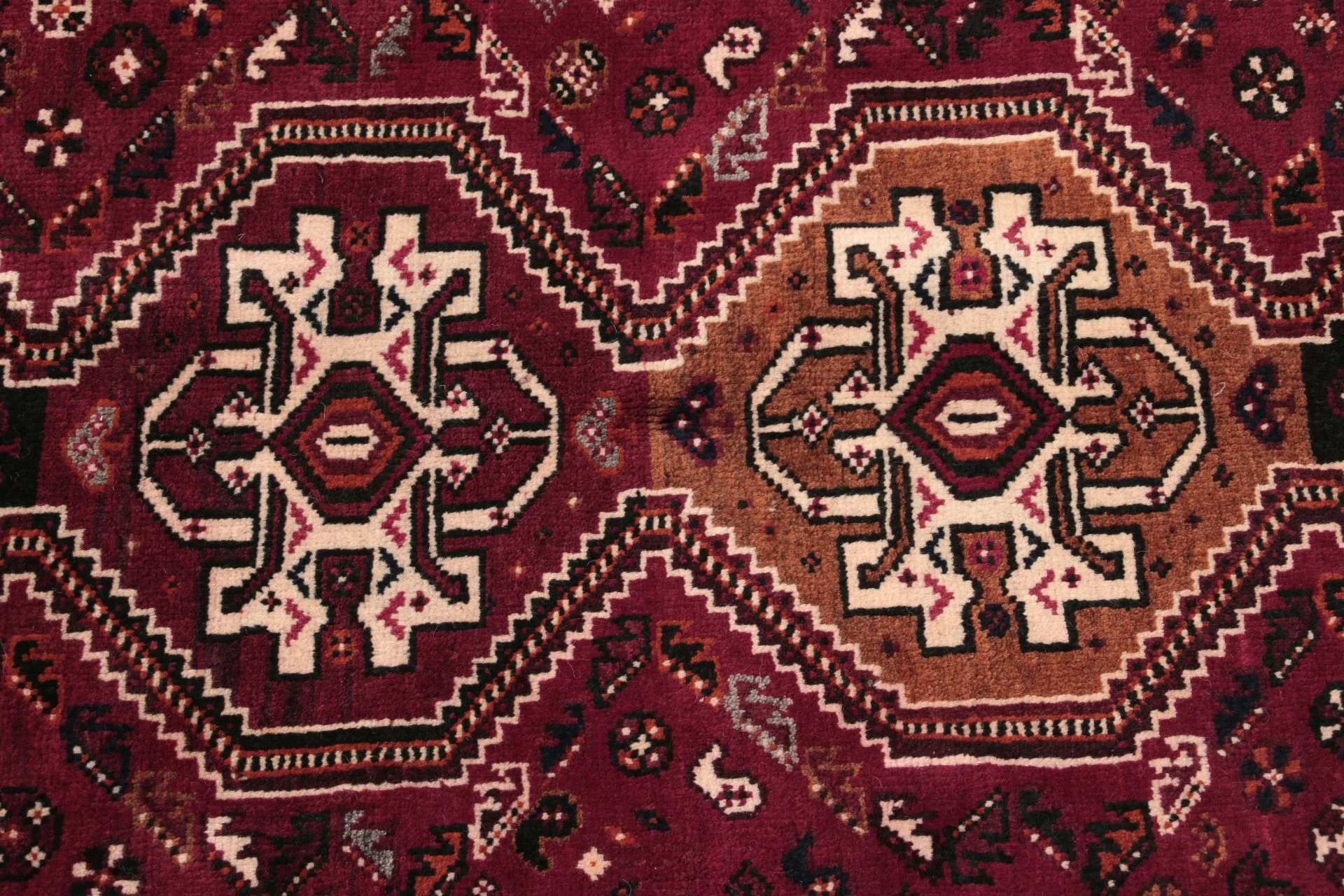 Hand-Knotted Qashqai Persian Rug, 170 × 270 cm, Wool - Image 3