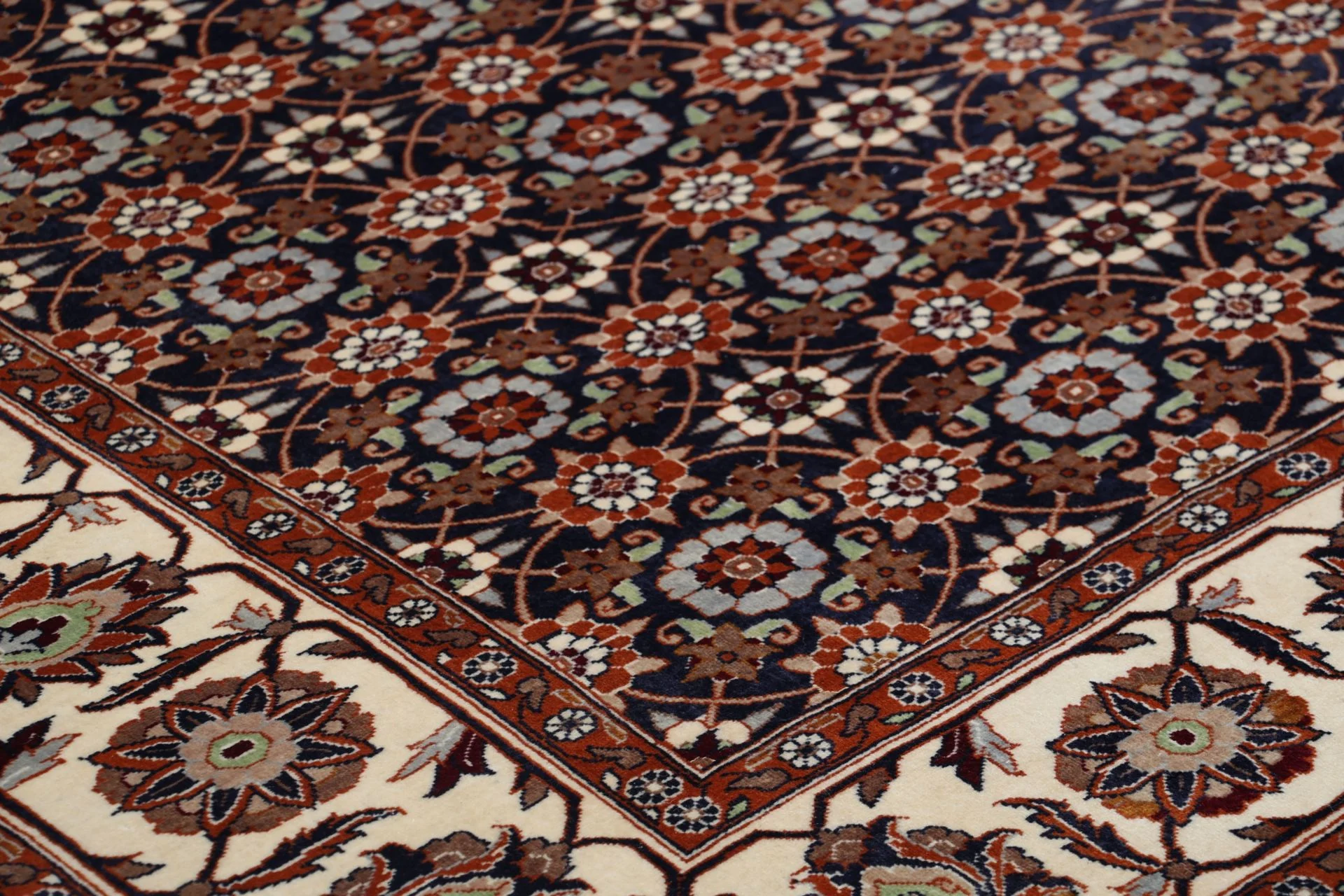 Persian Rug 202 × 280 cm in Wool, hand-knotted - Image 5