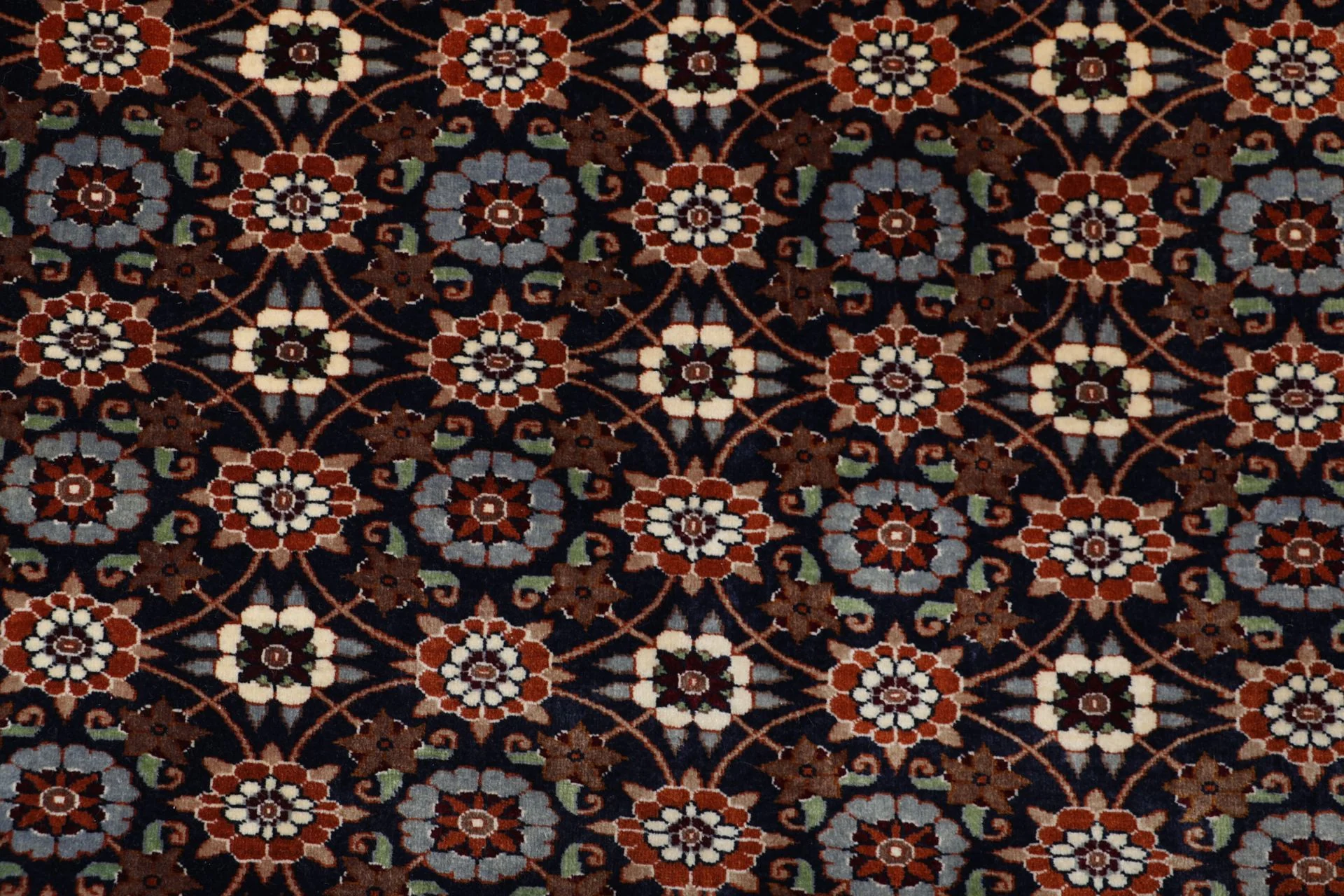 Persian Rug 202 × 280 cm in Wool, hand-knotted - Image 9