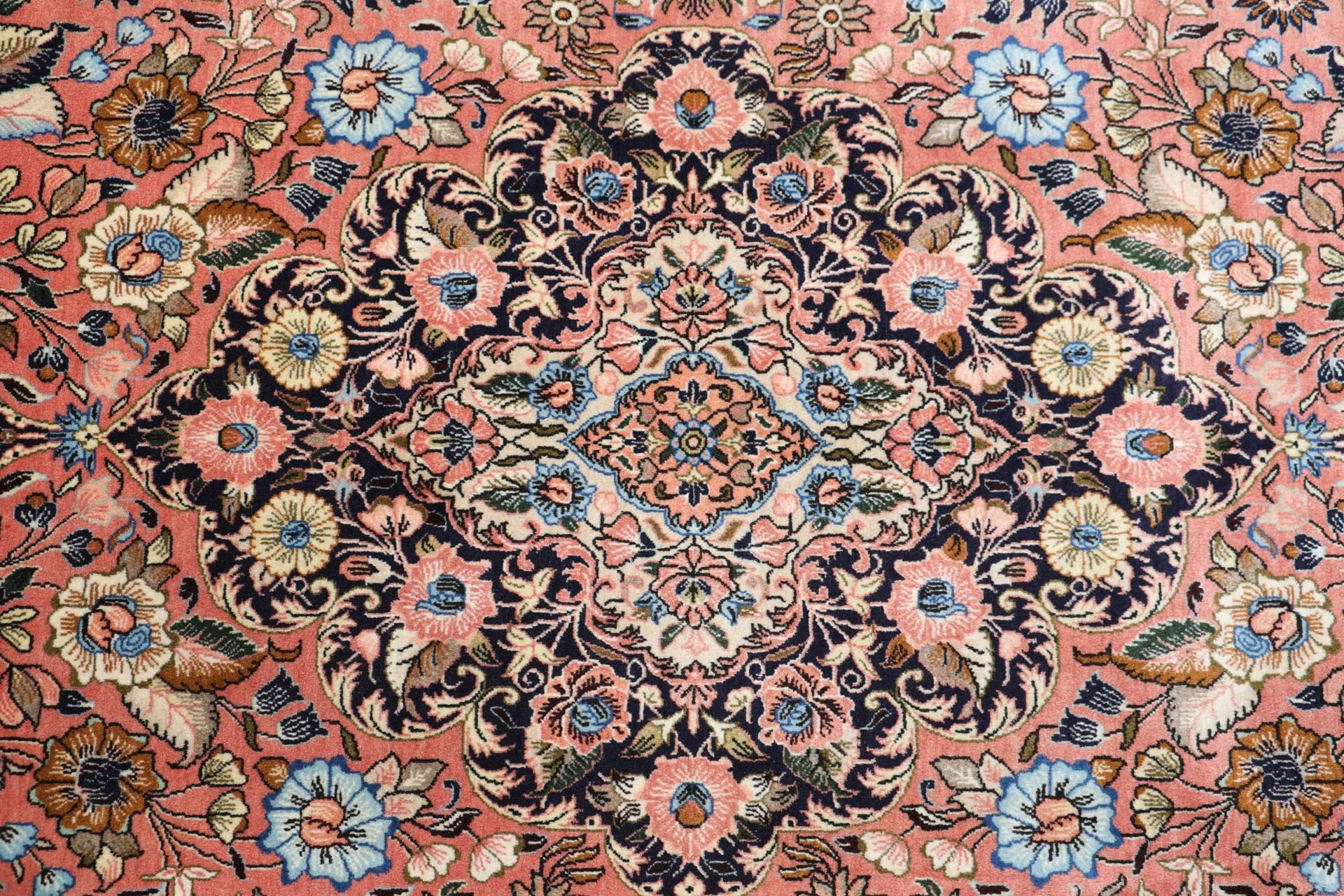 Hand-Knotted Sarouk Persian Rug, 210 × 320 cm, Wool - Image 9
