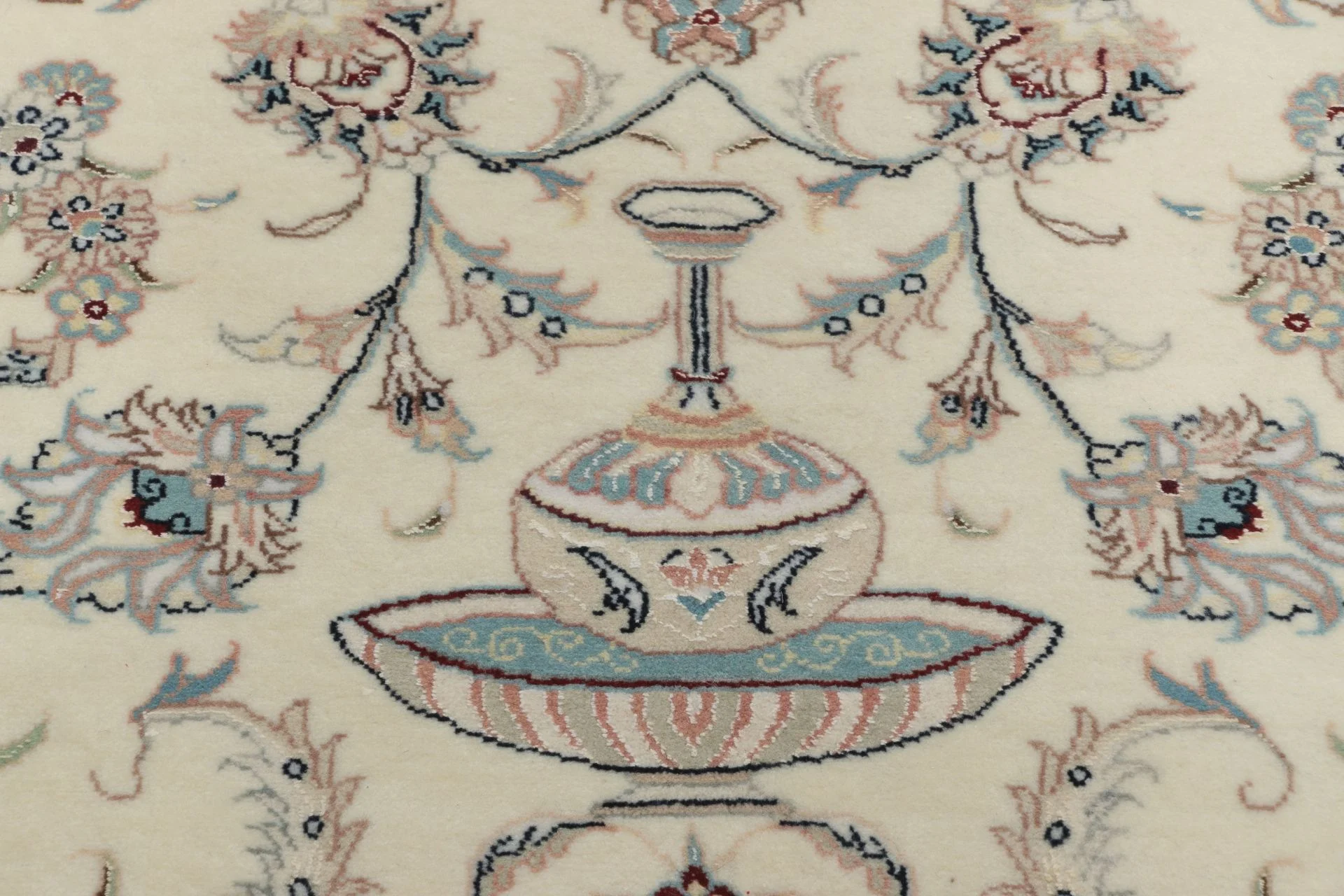 Kashmar Persian Rug 140 × 205 cm in Wool, hand-knotted - Image 3