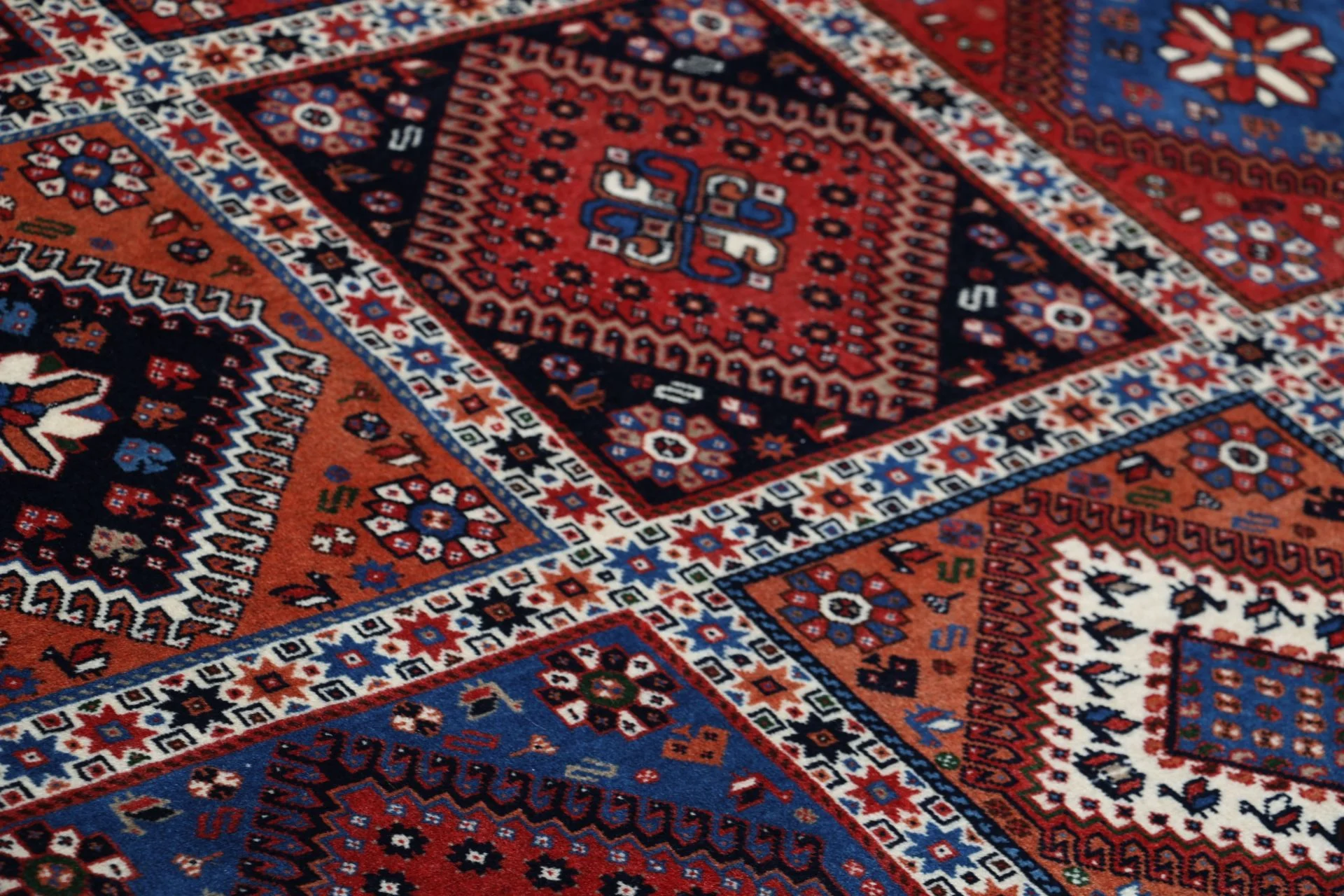 Hand-Knotted Persian Rug, 200 × 290 cm, Wool - Image 5
