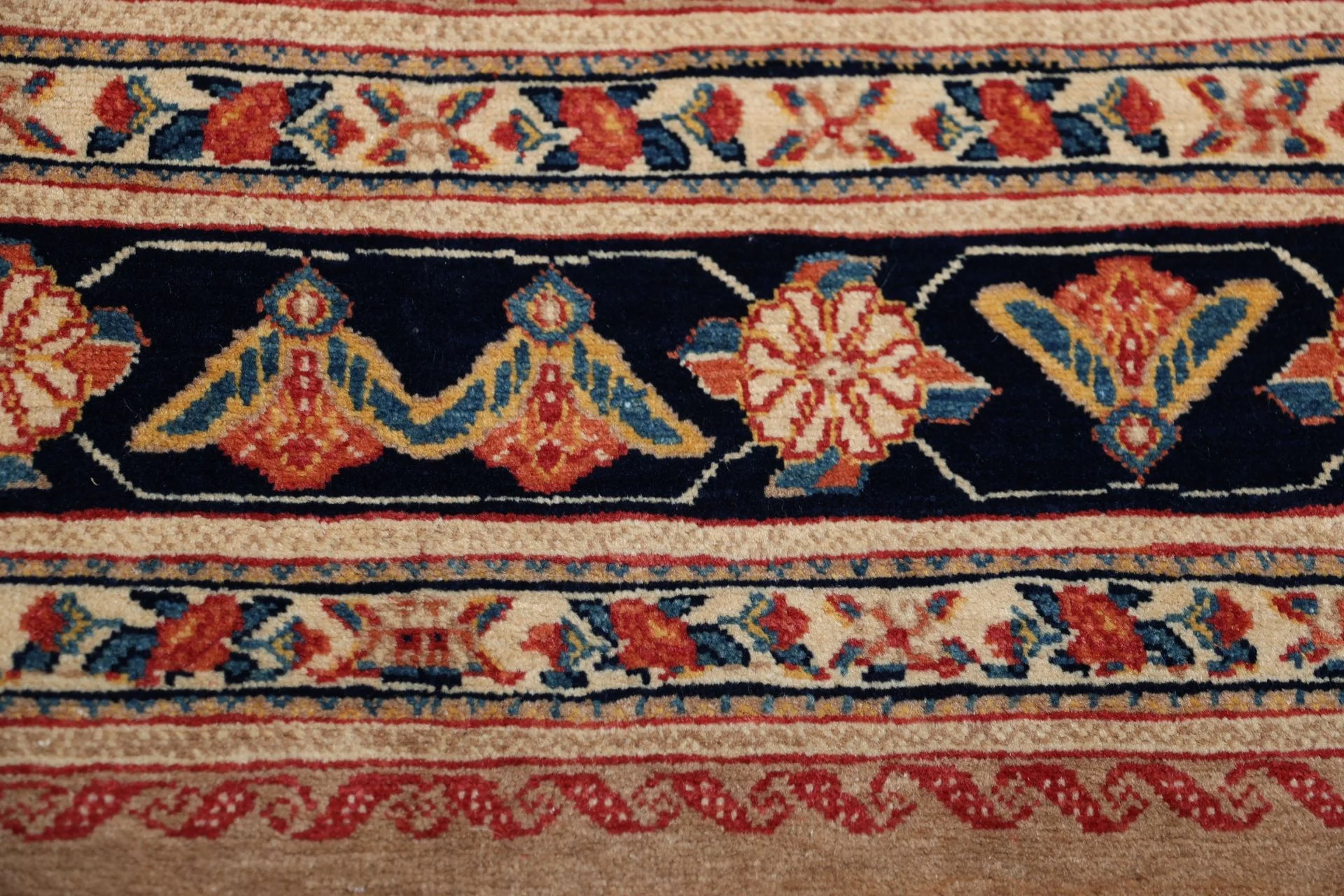 Hand-Knotted Sarouk Persian Rug, 198 × 209 cm, Wool - Image 7