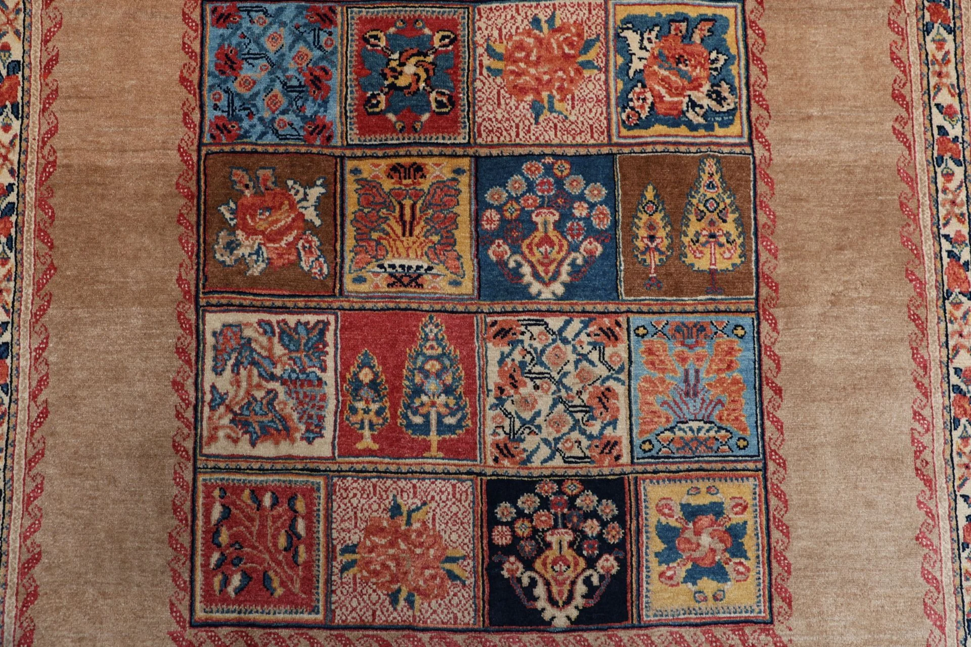 Hand-Knotted Sarouk Persian Rug, 198 × 209 cm, Wool - Image 9