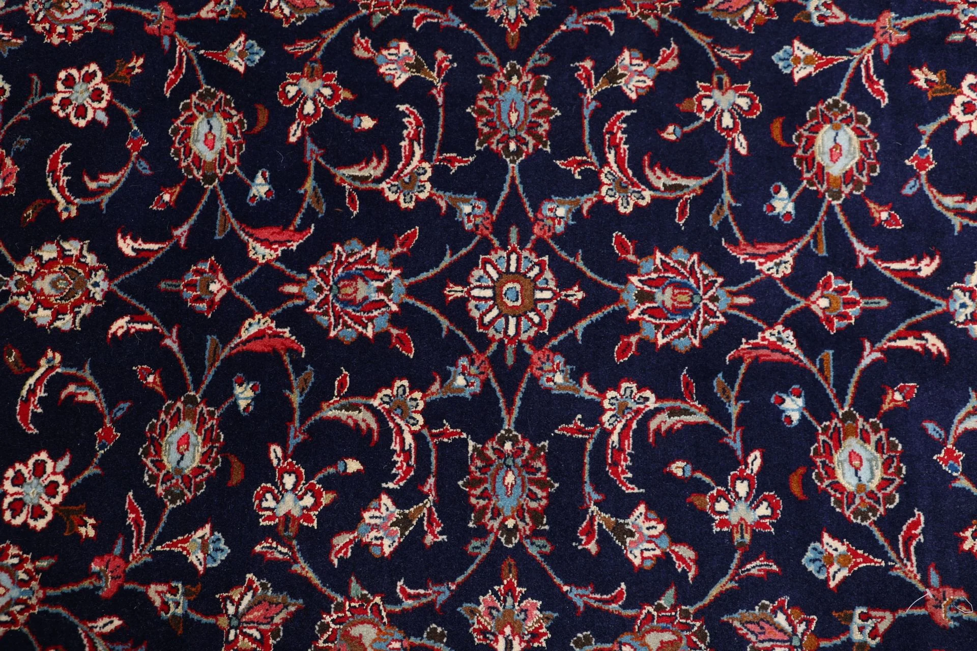 Hand-Knotted Kashan Persian Rug, 200 × 287 cm, Wool - Image 9